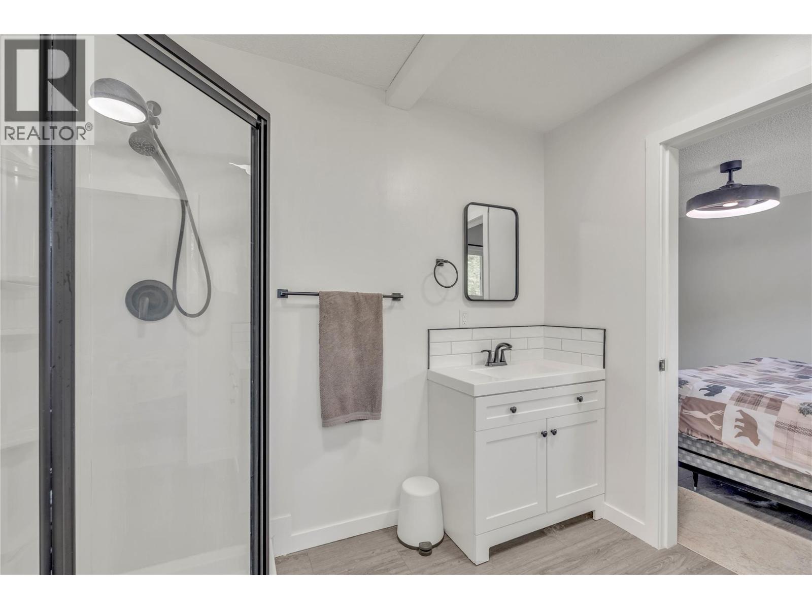 826 3rd Avenue, Keremeos, British Columbia  V0X 1N0 - Photo 25 - 10401086