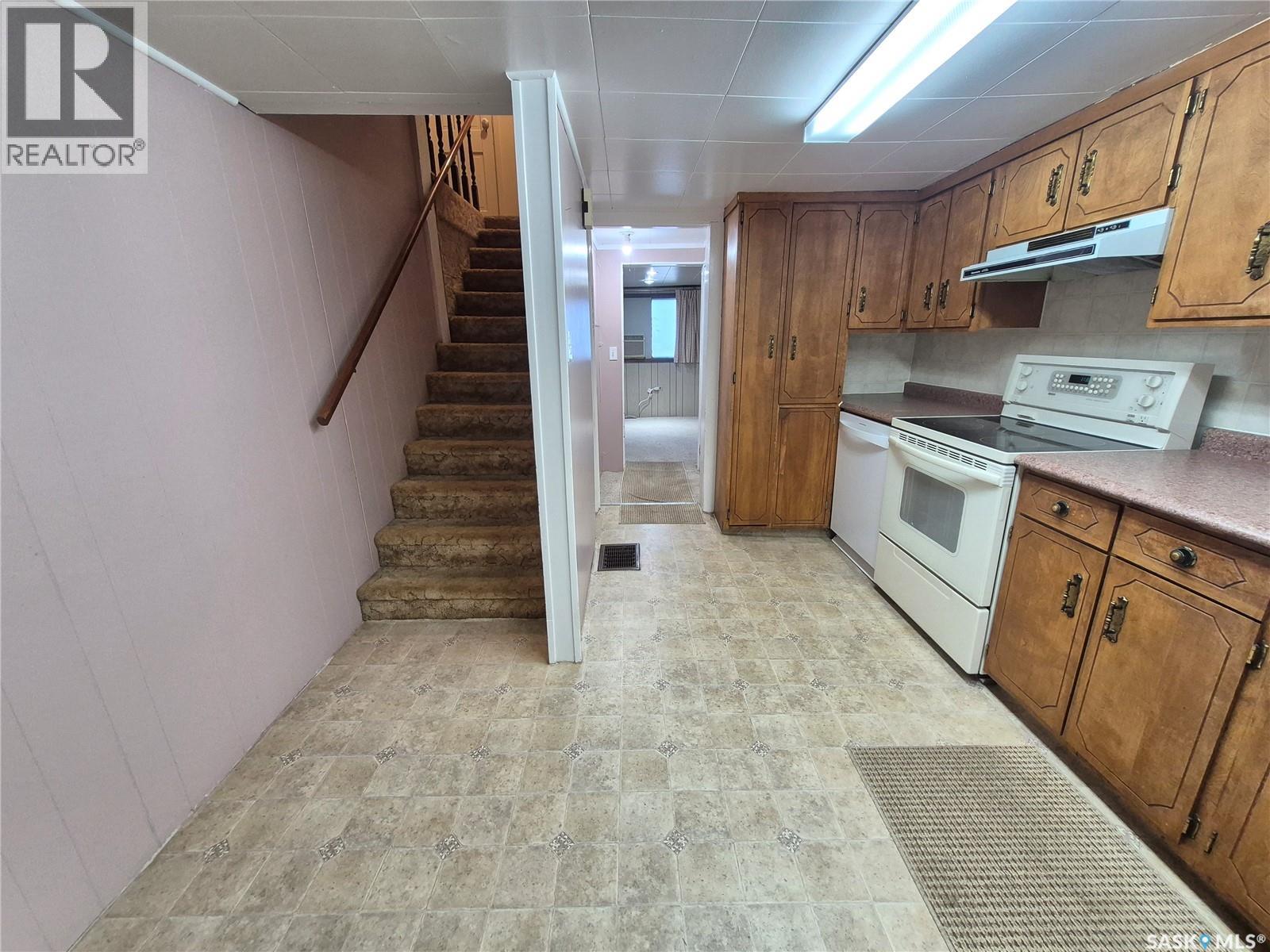 239 9th Street, Weyburn, Saskatchewan  S4H 1E9 - Photo 12 - SK048793