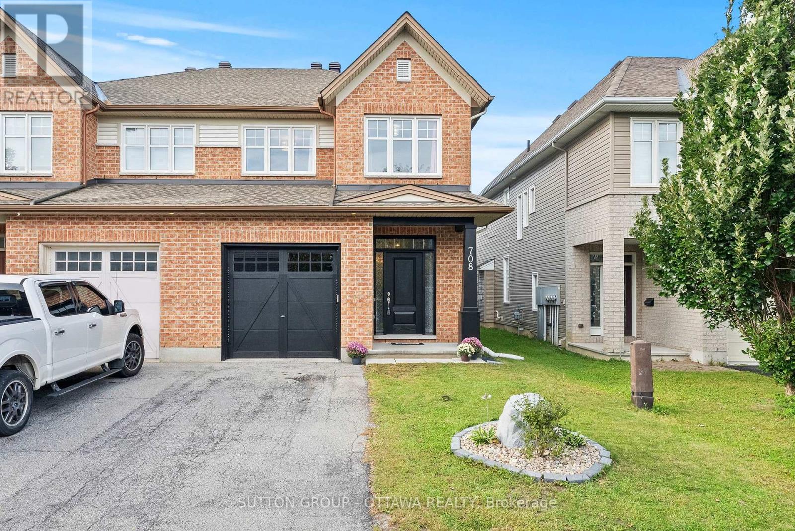 708 HAZELNUT CRESCENT, Ottawa, Ontario