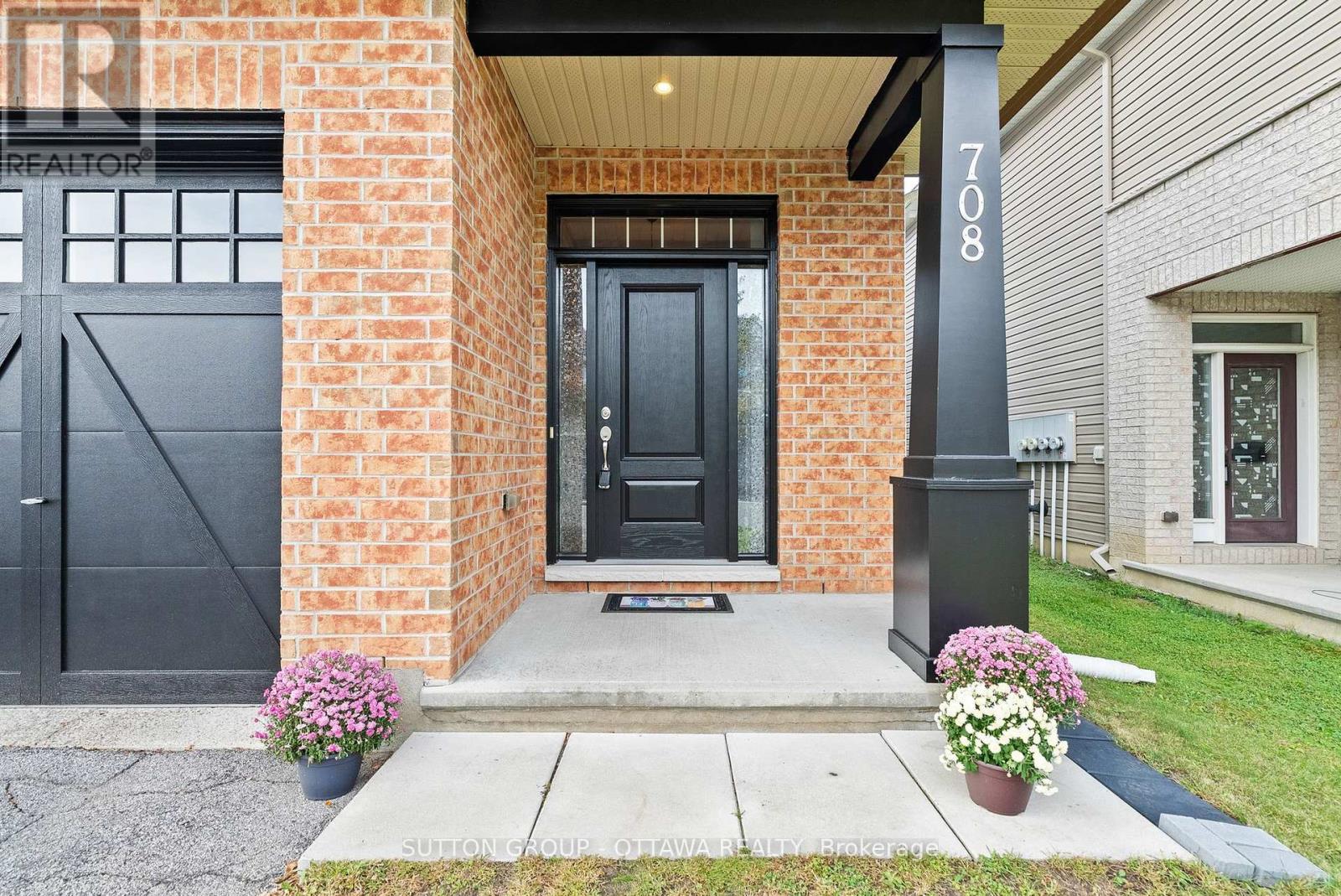 708 Hazelnut Crescent, Ottawa, Ontario  K1T 0K1 - Photo 2 - X13799804