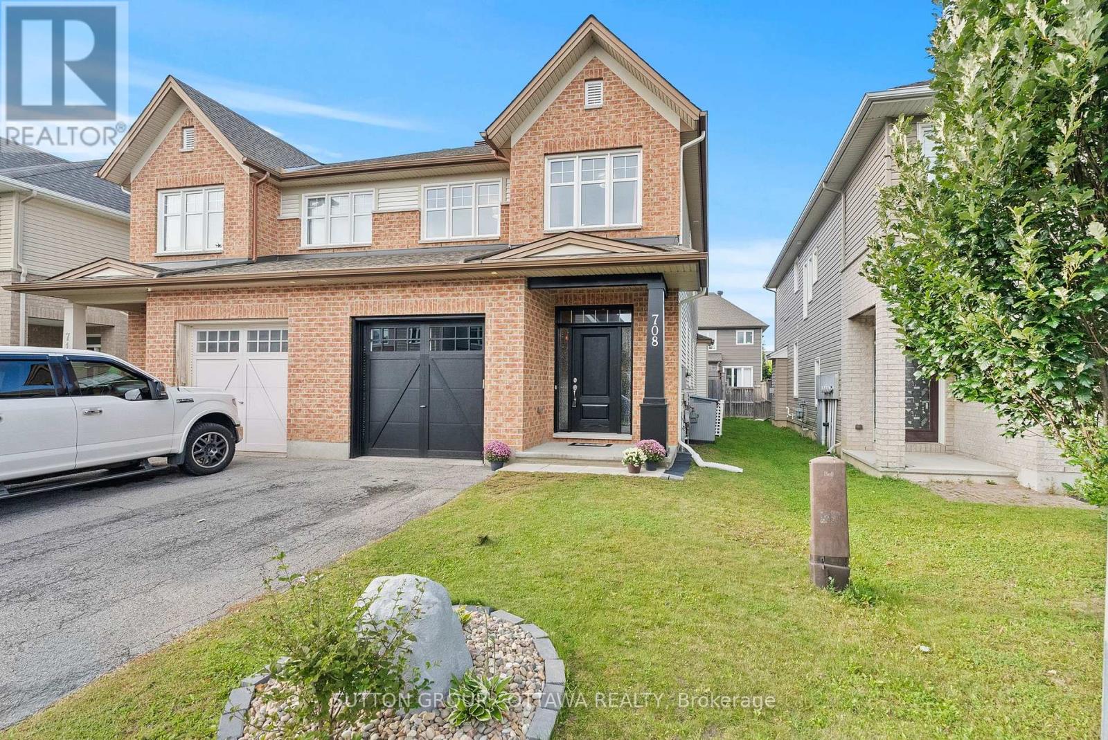 708 Hazelnut Crescent, Ottawa, Ontario  K1T 0K1 - Photo 3 - X13799804