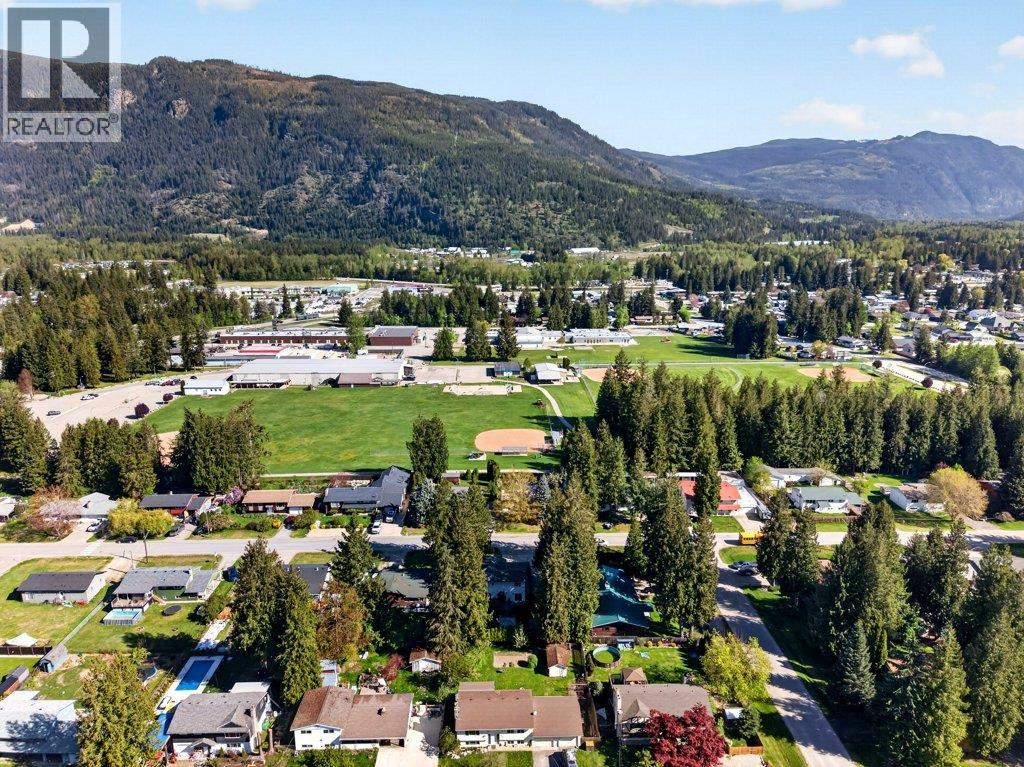 617 Pine Street, Sicamous, British Columbia  V0E 2V0 - Photo 69 - 10385338