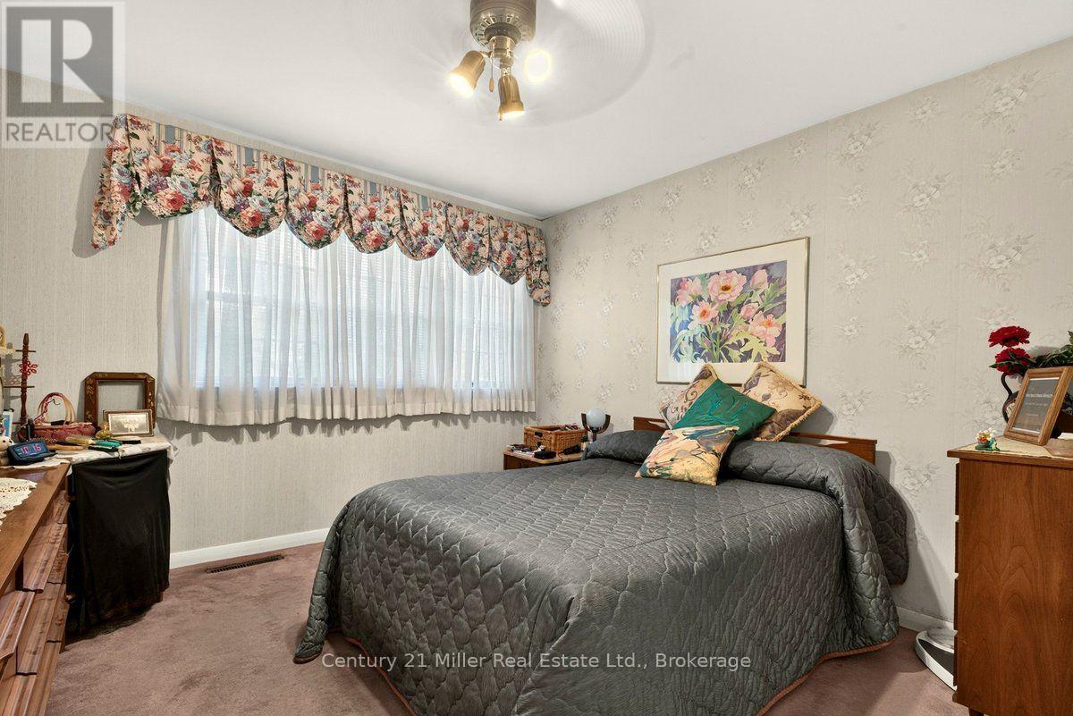 2013 Deramore Drive, Oakville, Ontario  L6J 2P6 - Photo 15 - W13799806