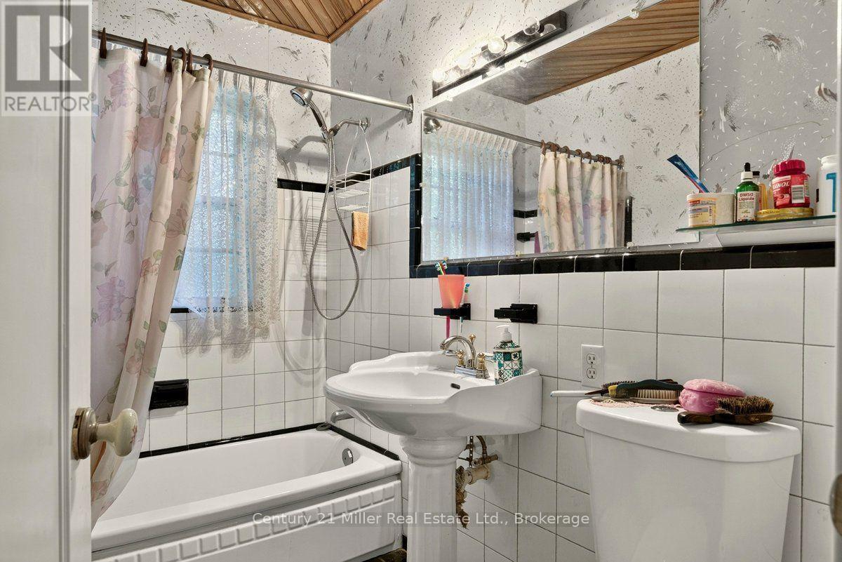 2013 Deramore Drive, Oakville, Ontario  L6J 2P6 - Photo 18 - W13799806