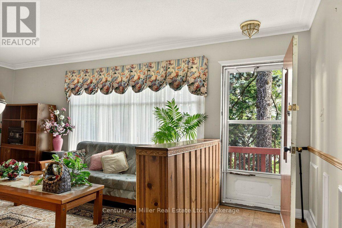 2013 Deramore Drive, Oakville, Ontario  L6J 2P6 - Photo 4 - W13799806