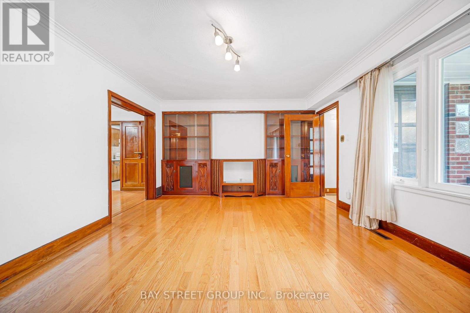 260 Moore Park Avenue, Toronto, Ontario  M2M 1N6 - Photo 17 - C13799878