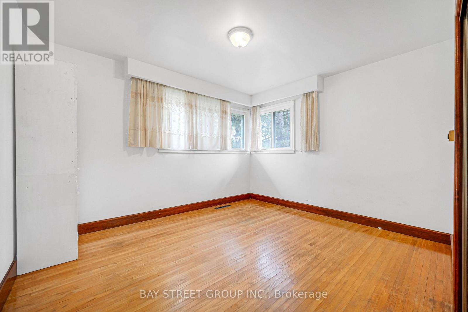 260 Moore Park Avenue, Toronto, Ontario  M2M 1N6 - Photo 20 - C13799878