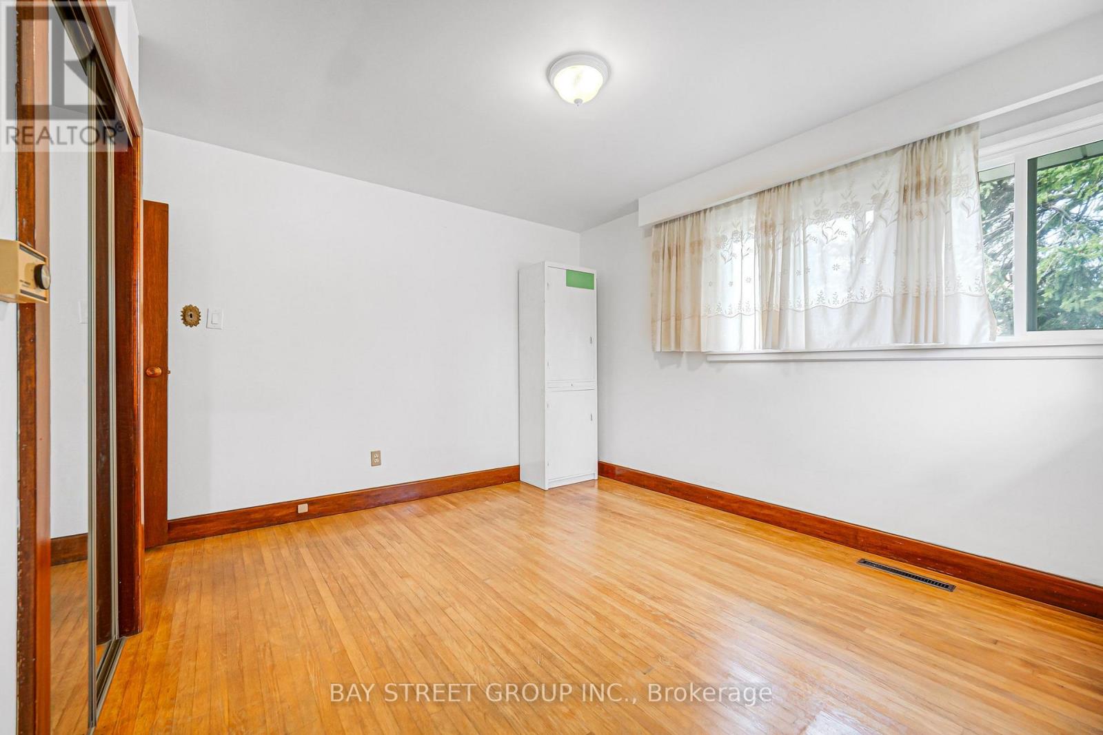 260 Moore Park Avenue, Toronto, Ontario  M2M 1N6 - Photo 21 - C13799878