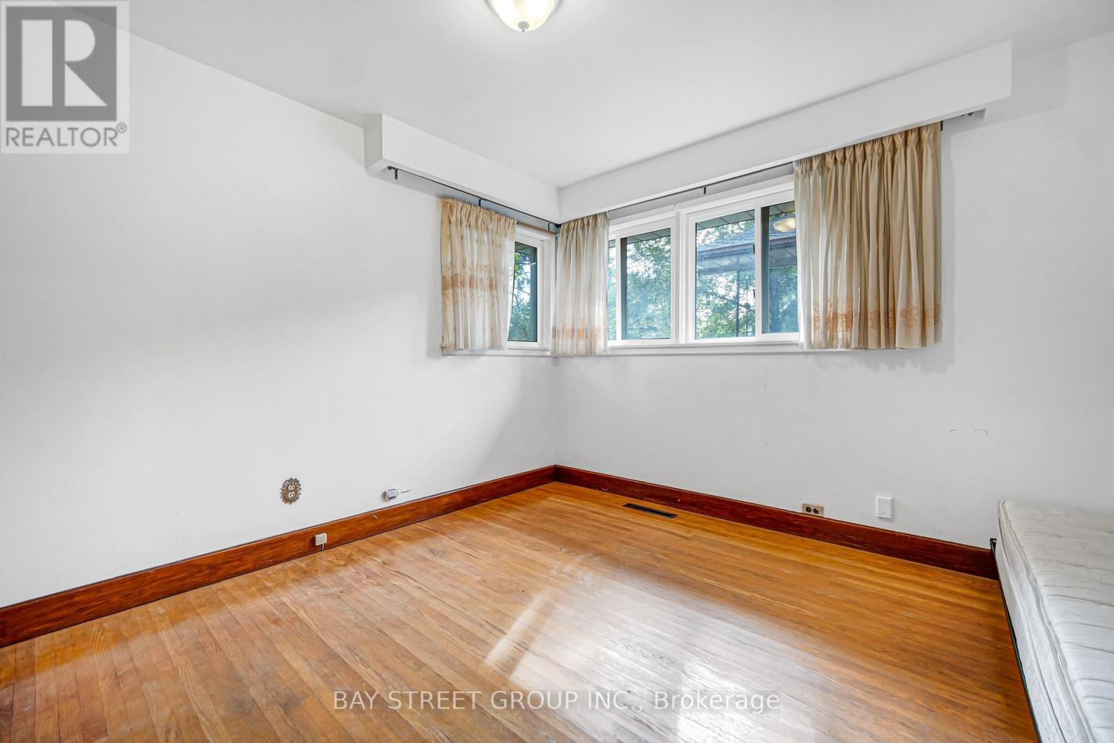 260 Moore Park Avenue, Toronto, Ontario  M2M 1N6 - Photo 22 - C13799878