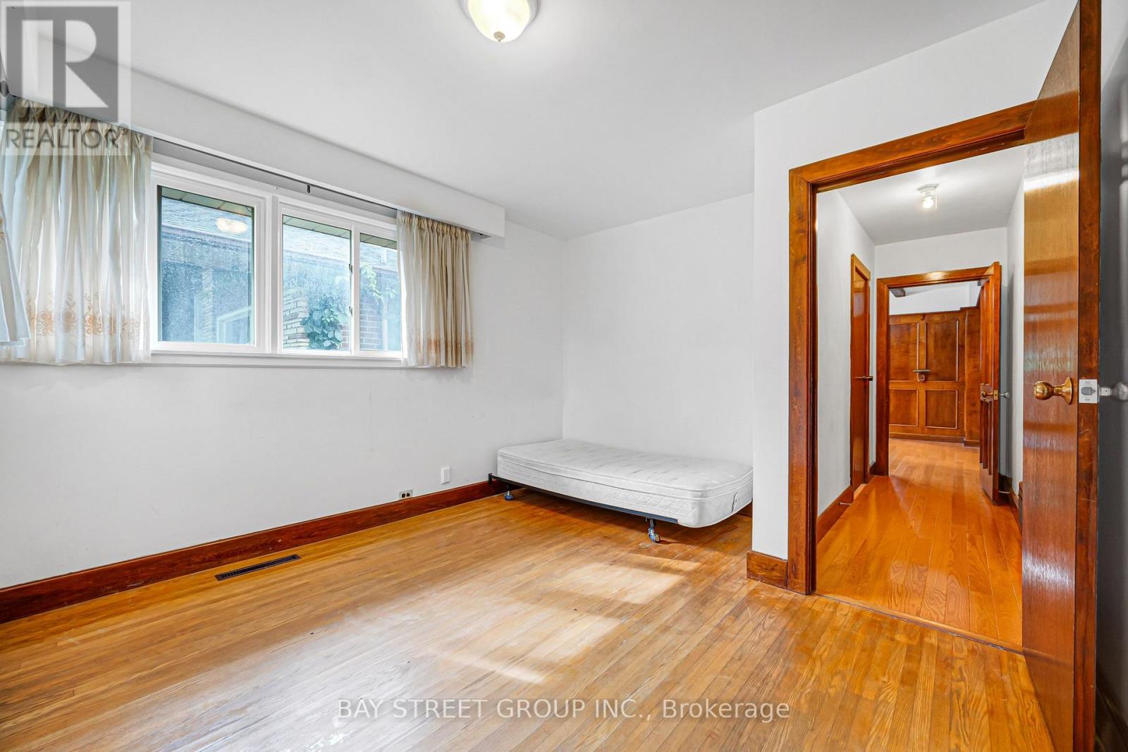 260 Moore Park Avenue, Toronto, Ontario  M2M 1N6 - Photo 23 - C13799878