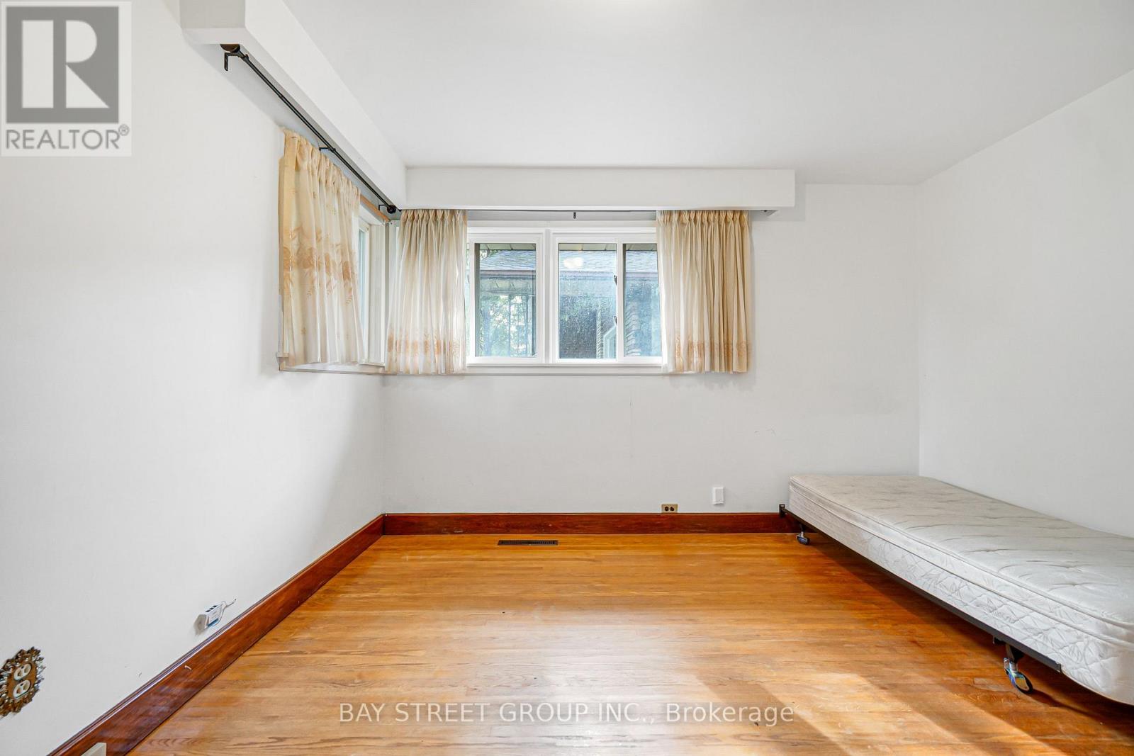 260 Moore Park Avenue, Toronto, Ontario  M2M 1N6 - Photo 24 - C13799878