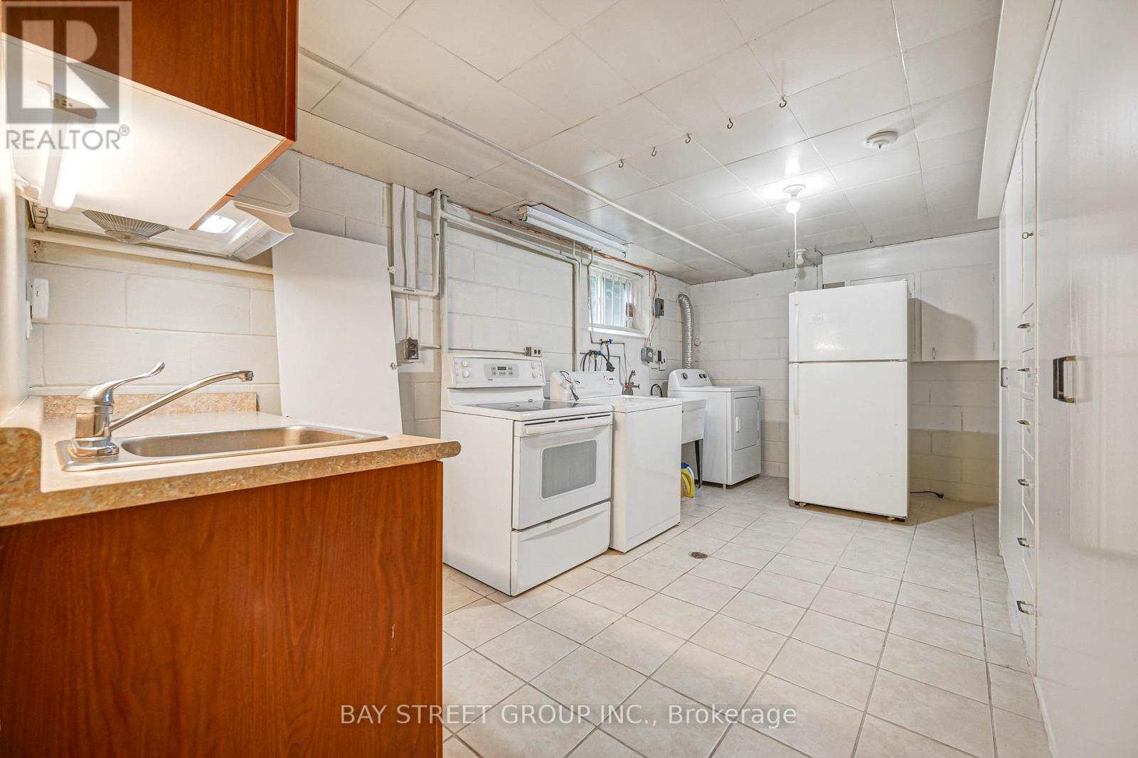 260 Moore Park Avenue, Toronto, Ontario  M2M 1N6 - Photo 30 - C13799878
