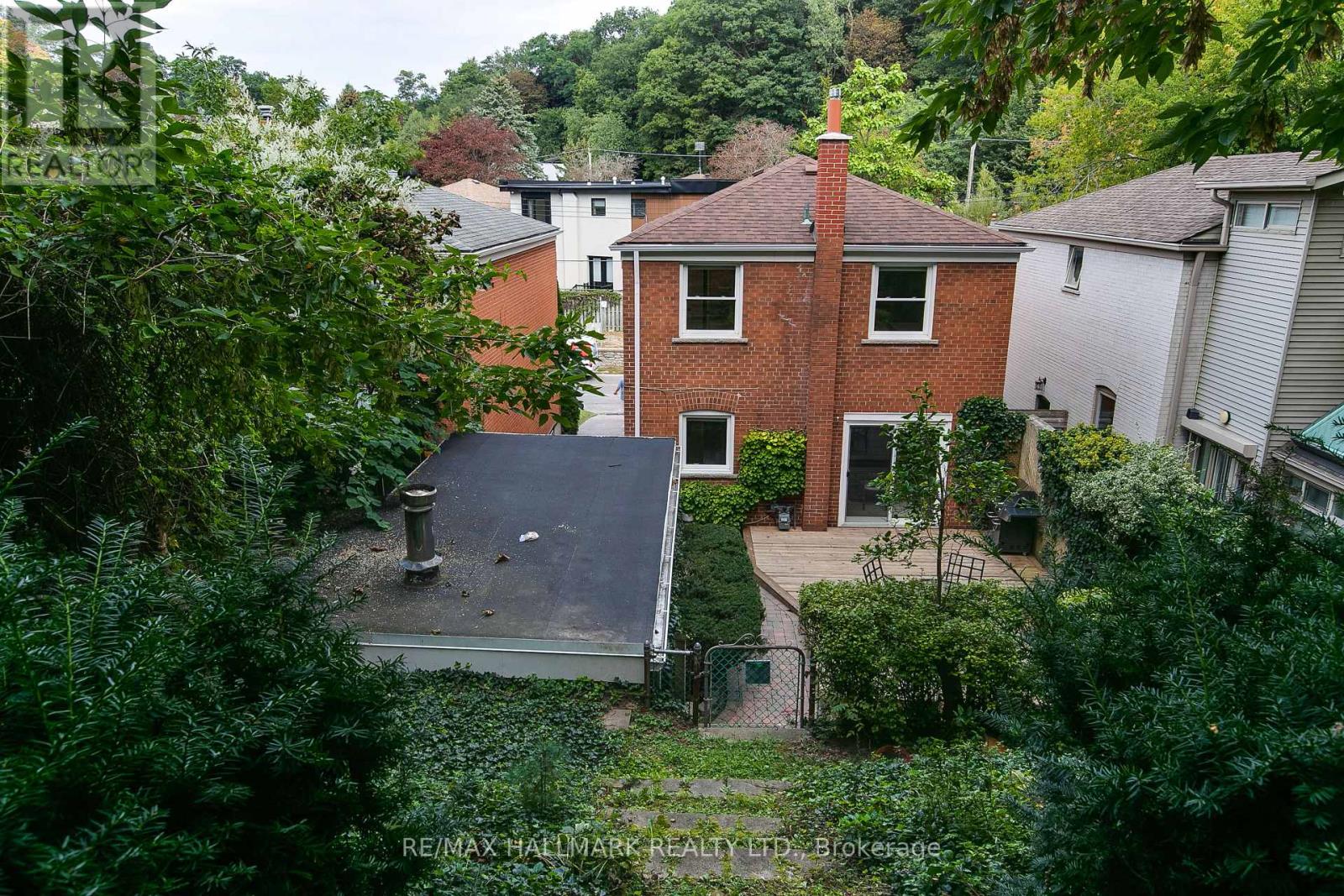 35 Love Crescent, Toronto, Ontario  M4E 1V6 - Photo 47 - E13799896