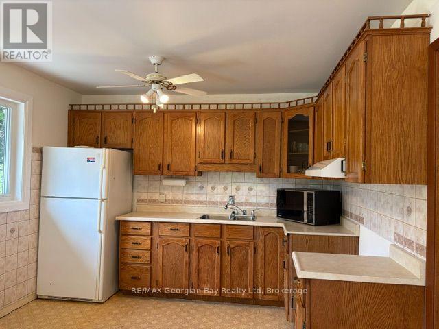 167 Tall Pines Drive NW, Tiny, Ontario  L9M 0H4 - Photo 7 - S13799824