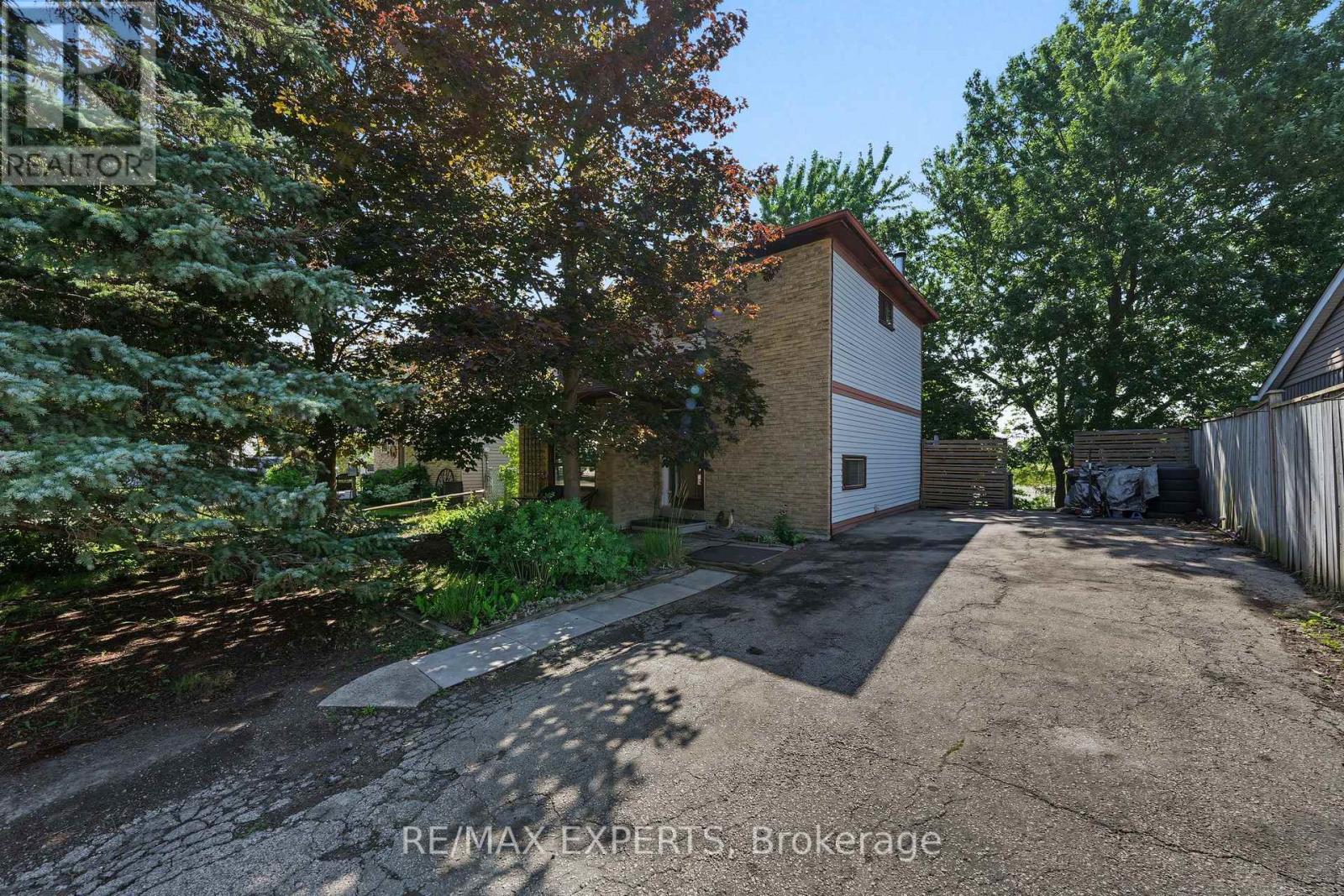 74 Downey Drive, Caledon, Ontario  L7E 2B8 - Photo 2 - W13799788