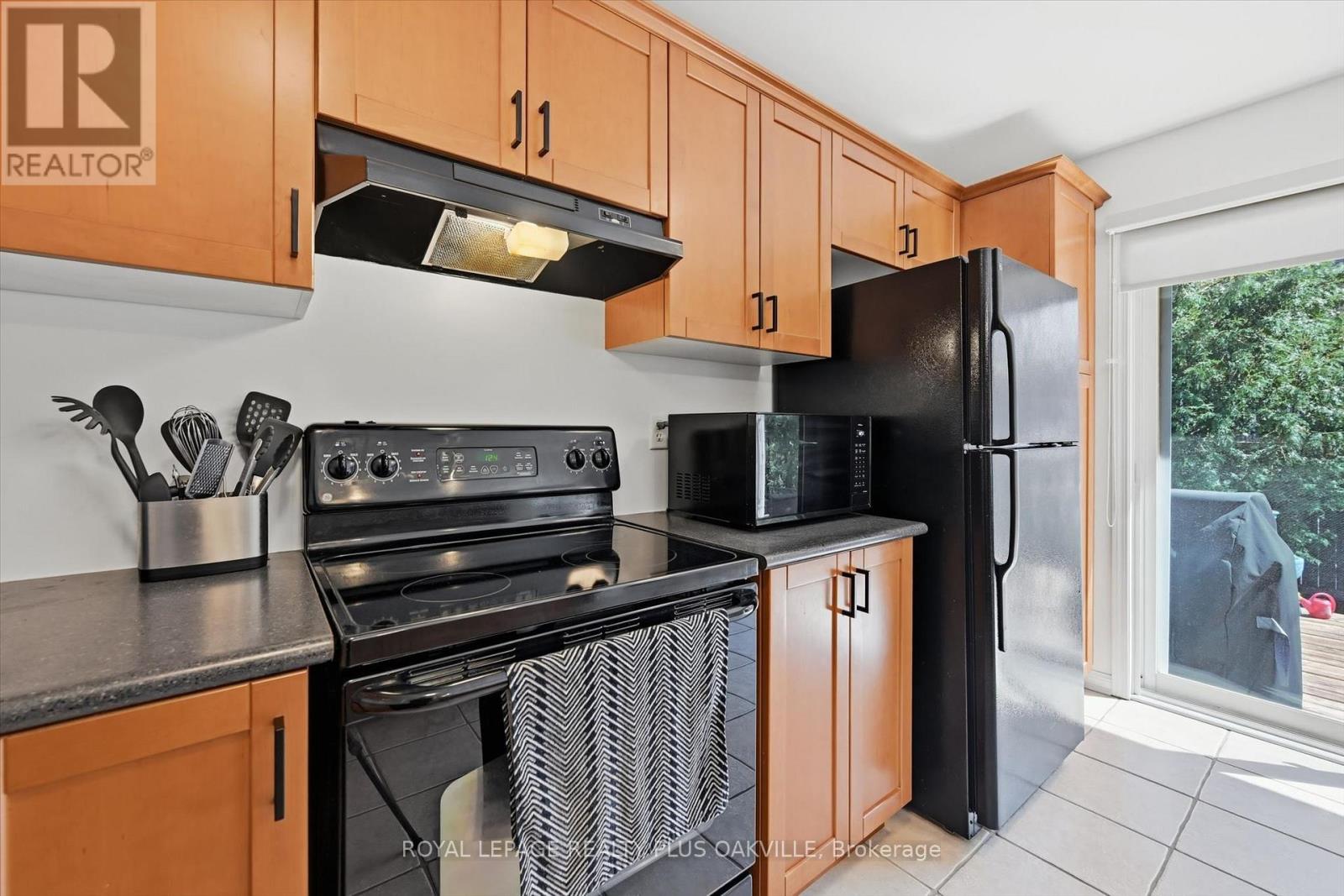 4080 Donnic Drive, Burlington, Ontario  L7M 0A5 - Photo 14 - W13799820
