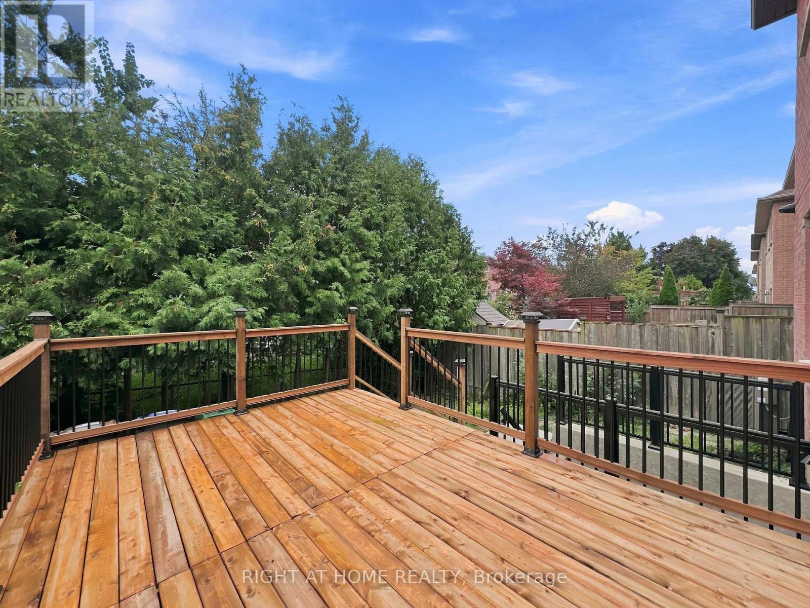 1530 Portsmouth Place, Mississauga, Ontario  L5M 7W1 - Photo 16 - W13799872