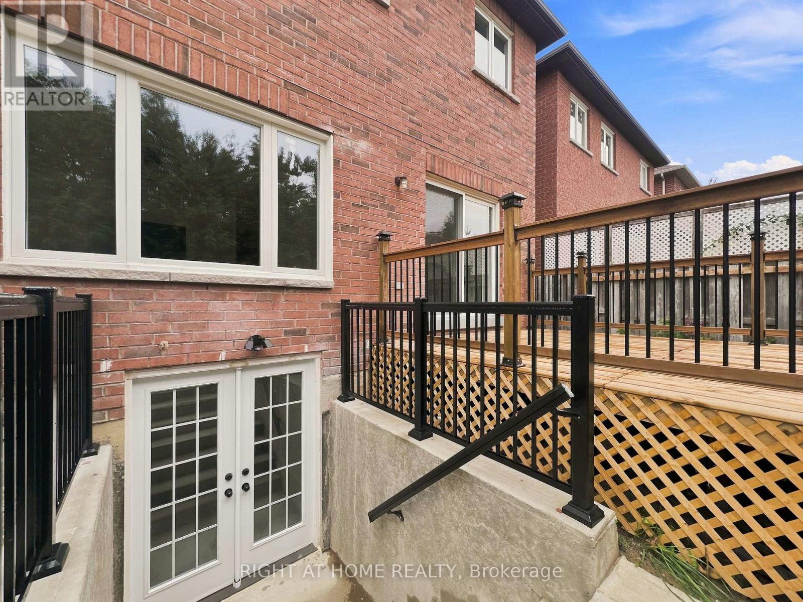 1530 Portsmouth Place, Mississauga, Ontario  L5M 7W1 - Photo 17 - W13799872
