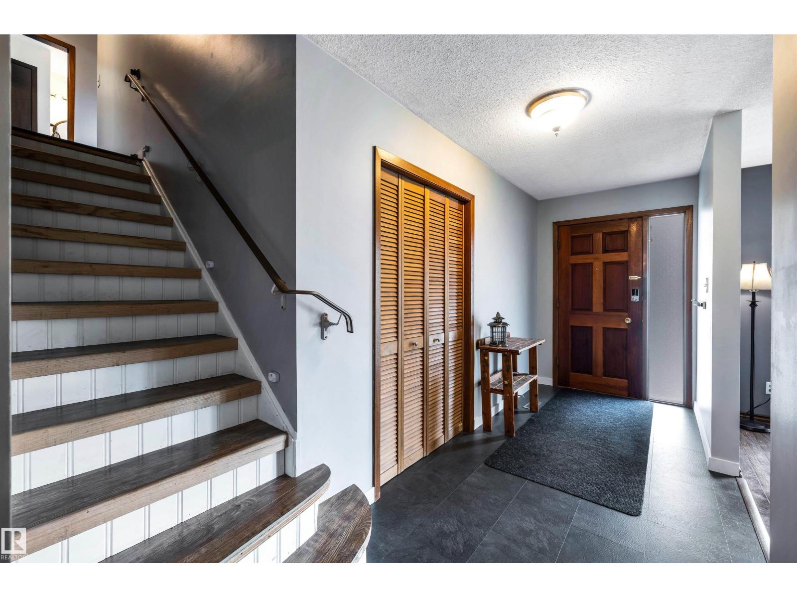 361 Lee Ridge Rd Nw, Edmonton, Alberta  T6K 0N6 - Photo 4 - E4508097