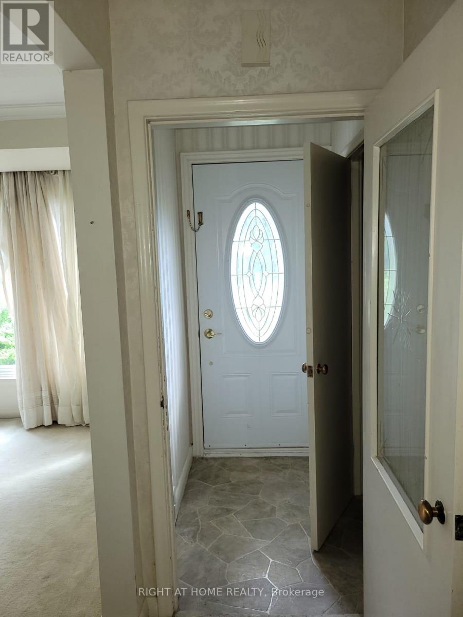 Main - 260 Park Home Avenue, Toronto, Ontario  M1T 0B5 - Photo 3 - C13791678