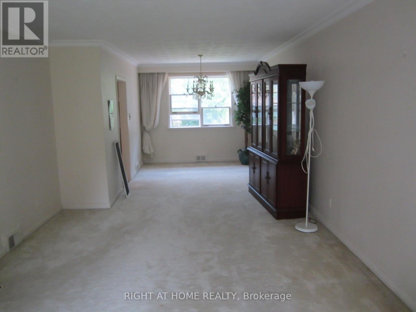 Main - 260 Park Home Avenue, Toronto, Ontario  M1T 0B5 - Photo 4 - C13791678