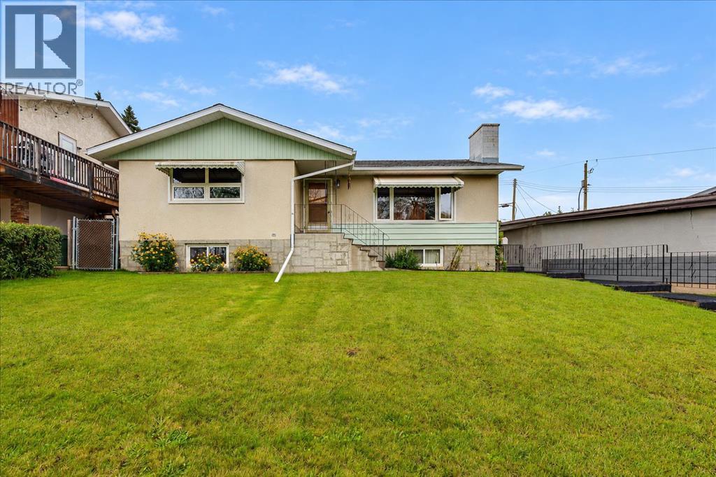 5005 42a Street Close, Ponoka, Alberta  T4J 1M3 - Photo 1 - A2344863