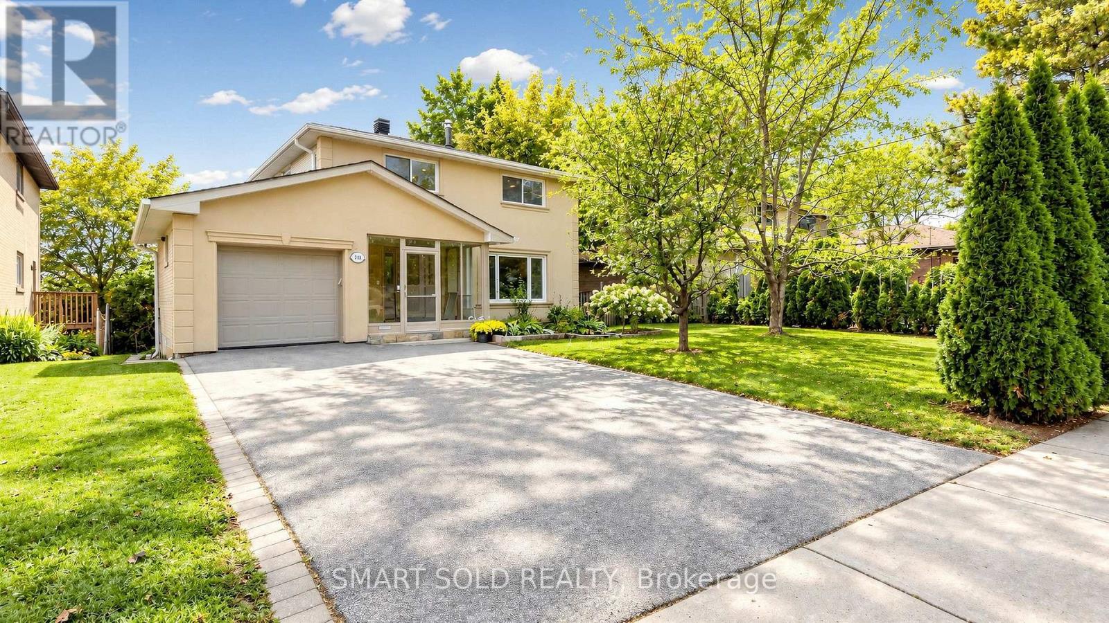210 SHAUGHNESSY BOULEVARD, Toronto, Ontario