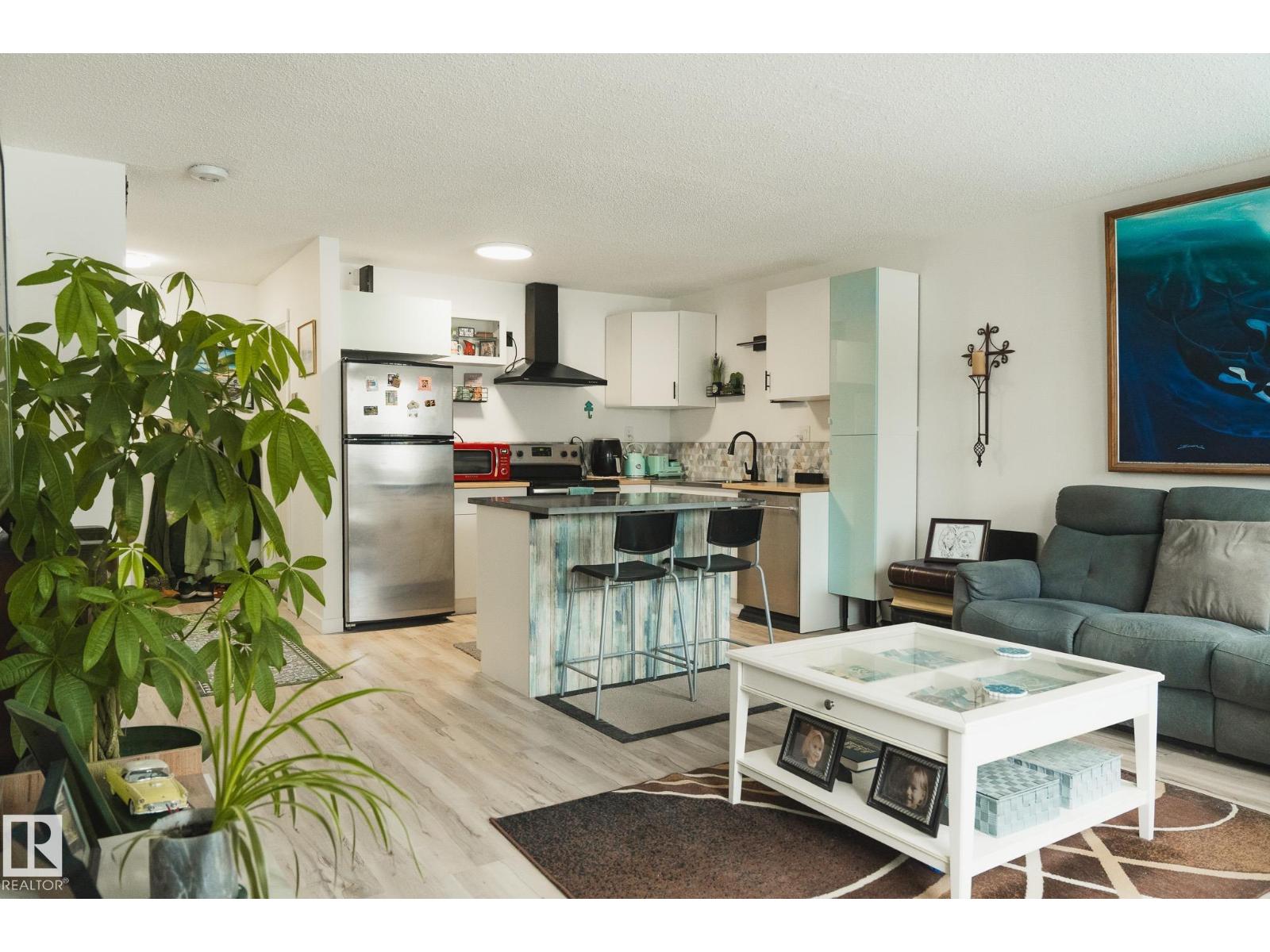 #303 10432 76 AV NW, Edmonton, Alberta