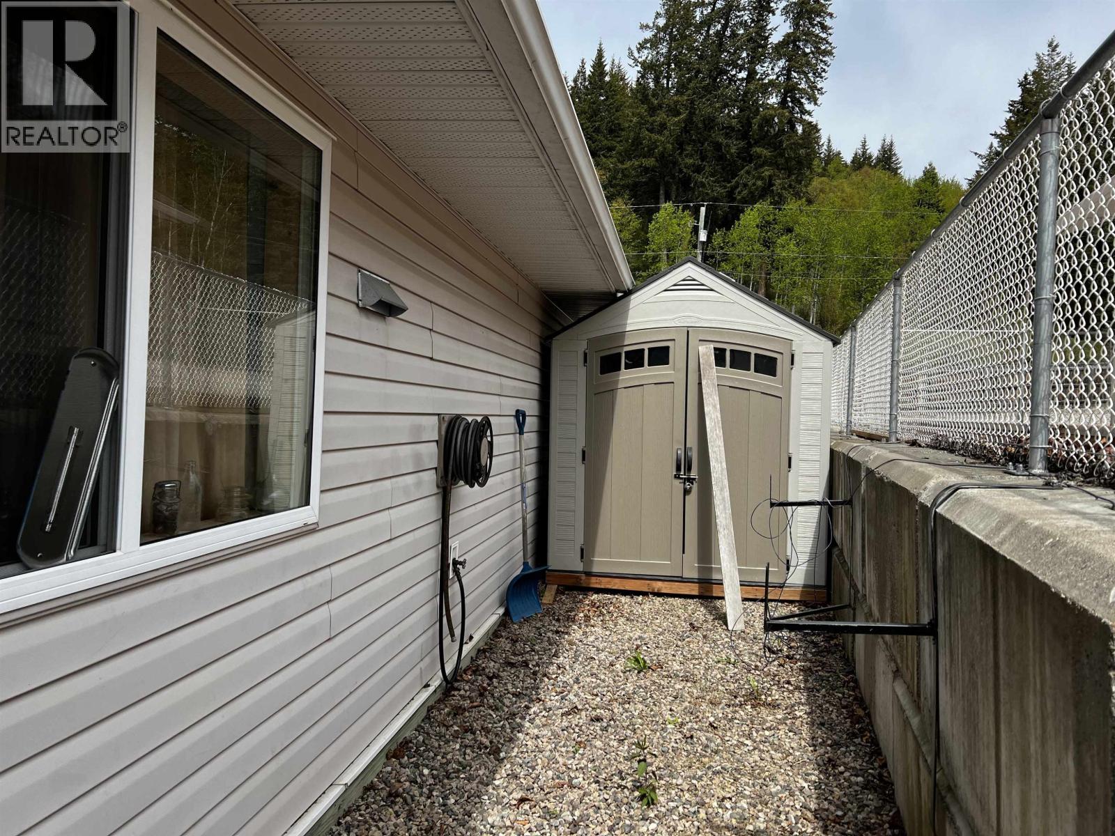 Cabin 5 153 Birch Bay Resort Road, Fraser Lake, British Columbia V0J 1S0 - Photo 11 - R3084643