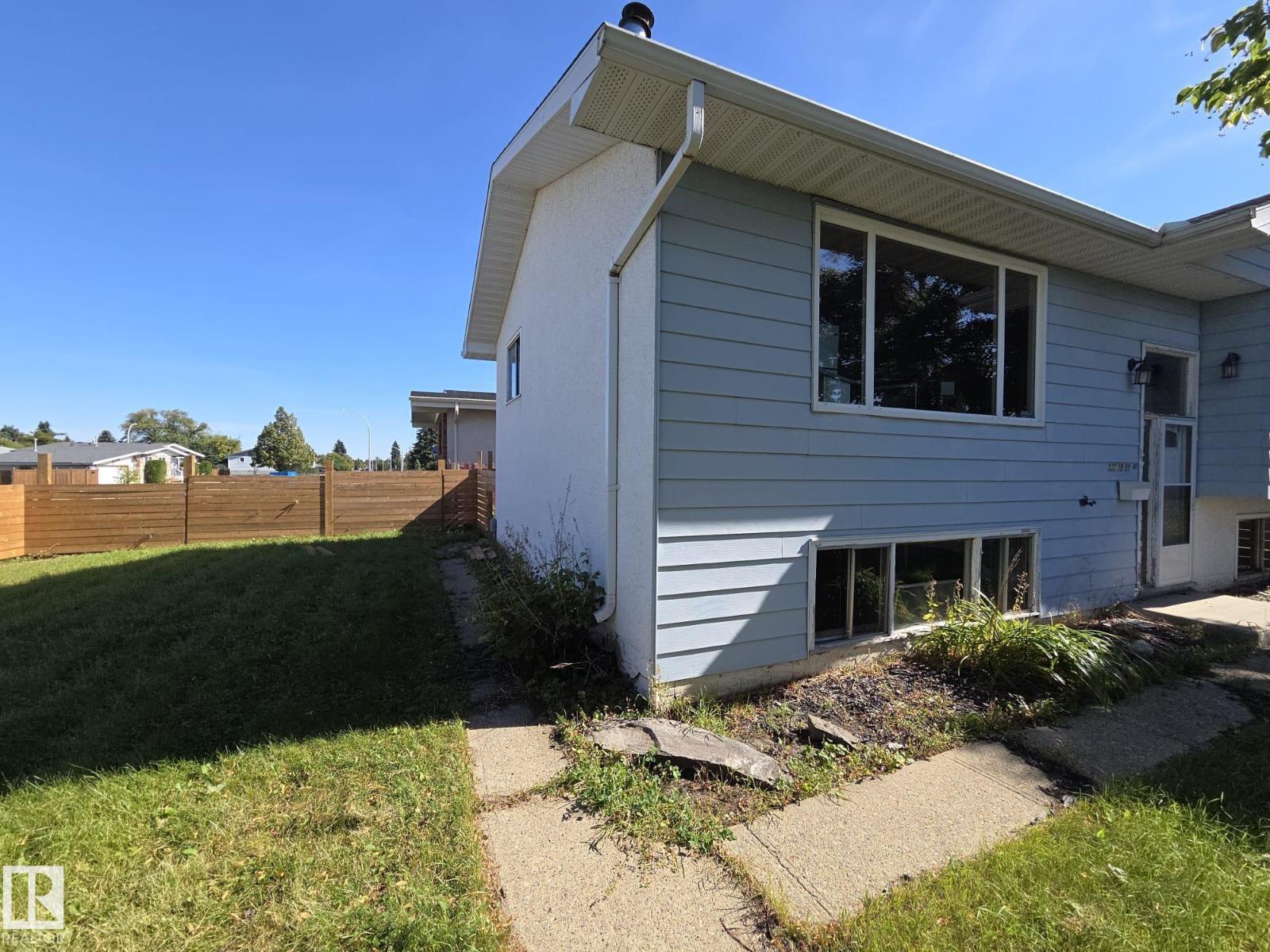 13715 87 St NW, Edmonton, Alberta  T5E 3G1 - Photo 4 - E4509227
