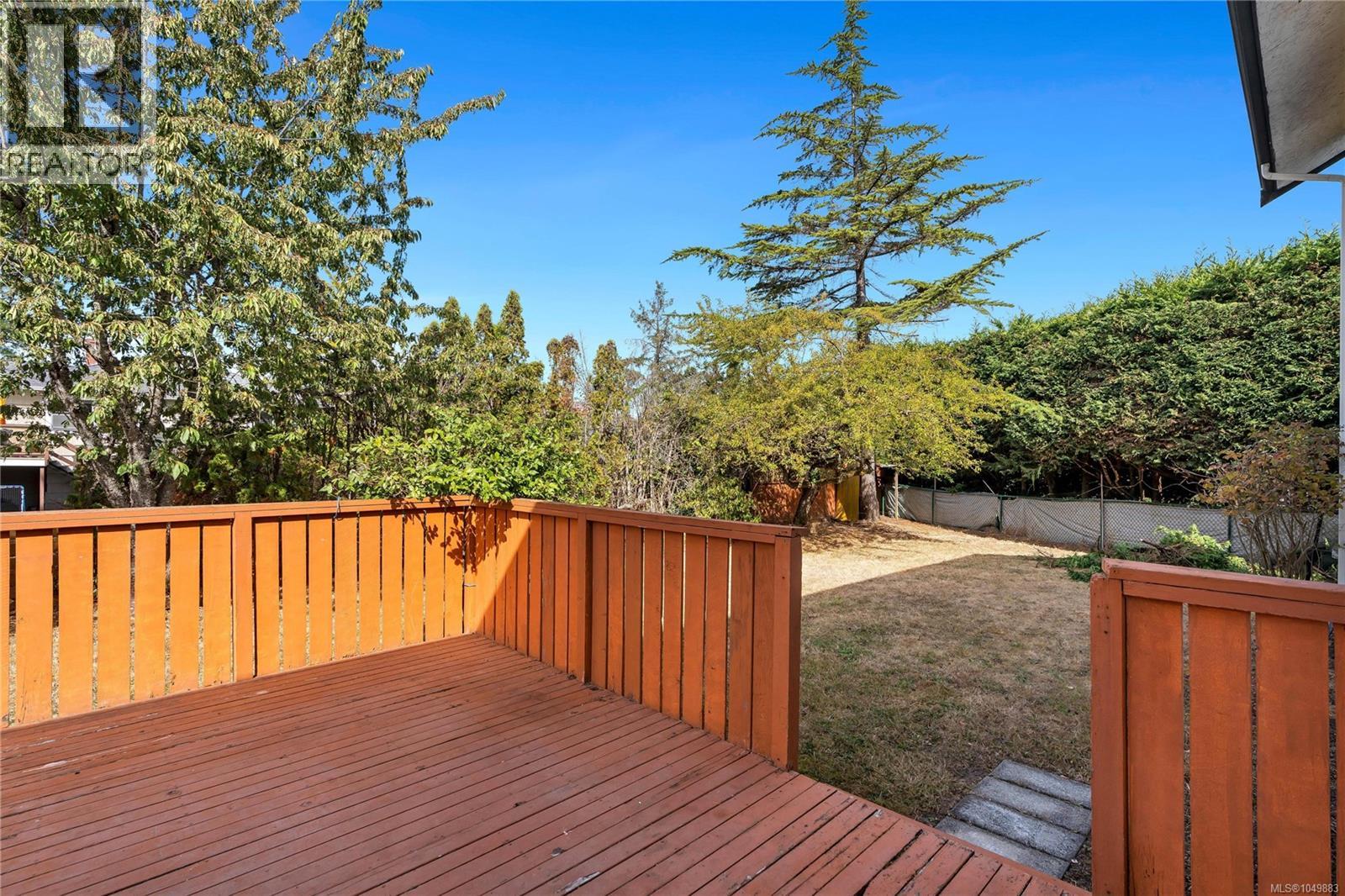 1634 Tasco Close, Saanich, British Columbia  V8N 5P2 - Photo 37 - 1049883
