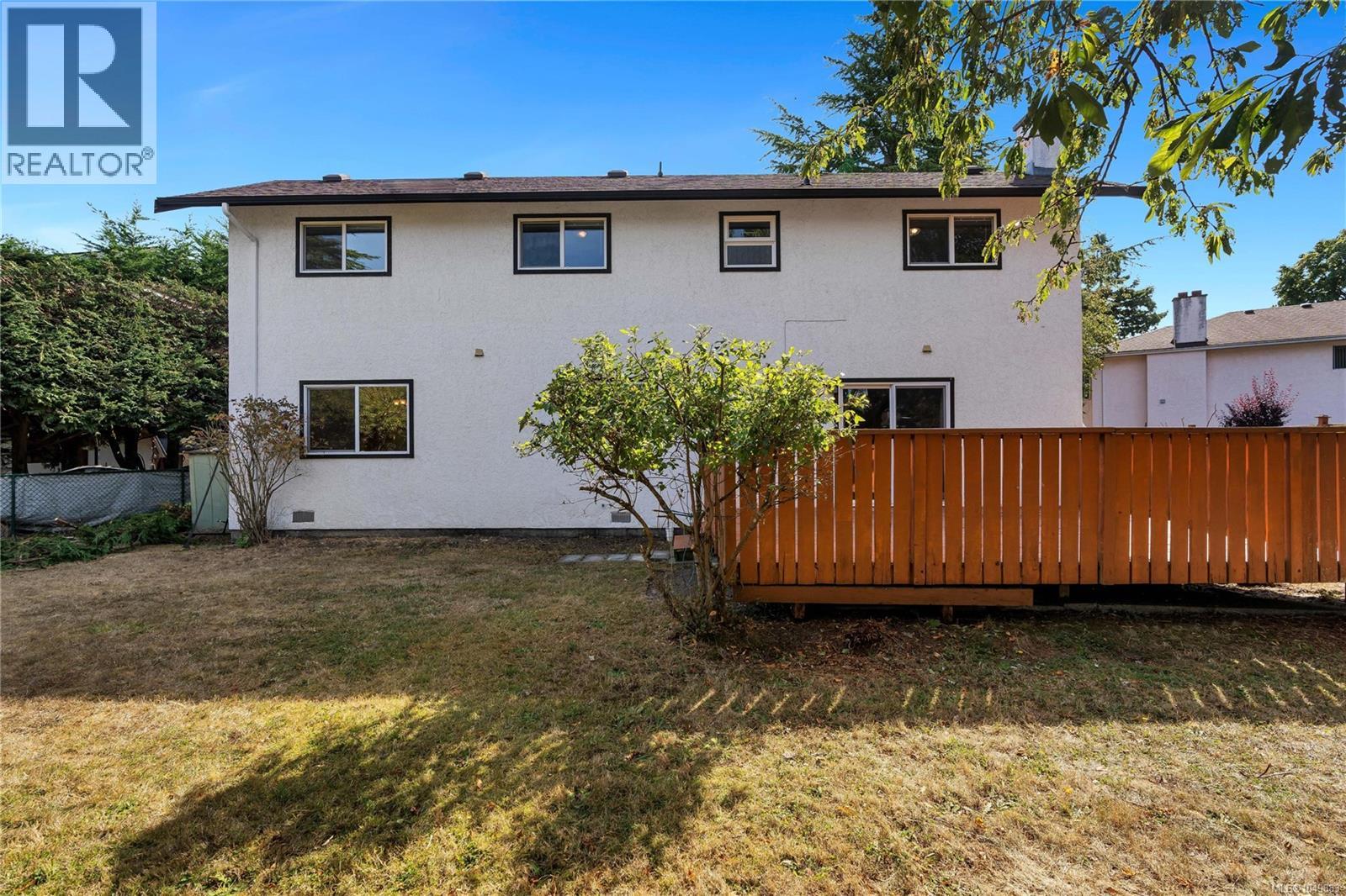 1634 Tasco Close, Saanich, British Columbia  V8N 5P2 - Photo 39 - 1049883