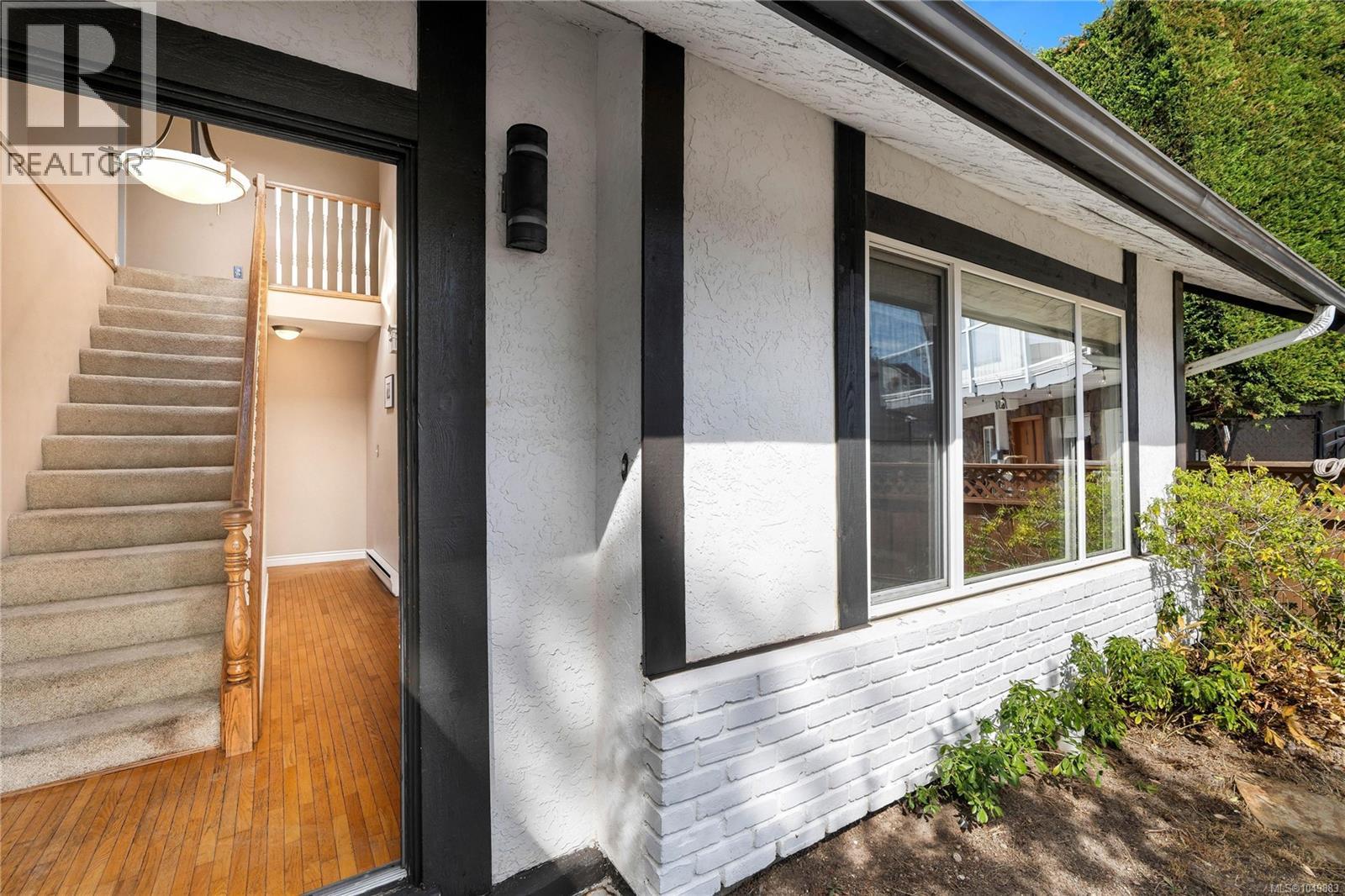 1634 Tasco Close, Saanich, British Columbia  V8N 5P2 - Photo 4 - 1049883