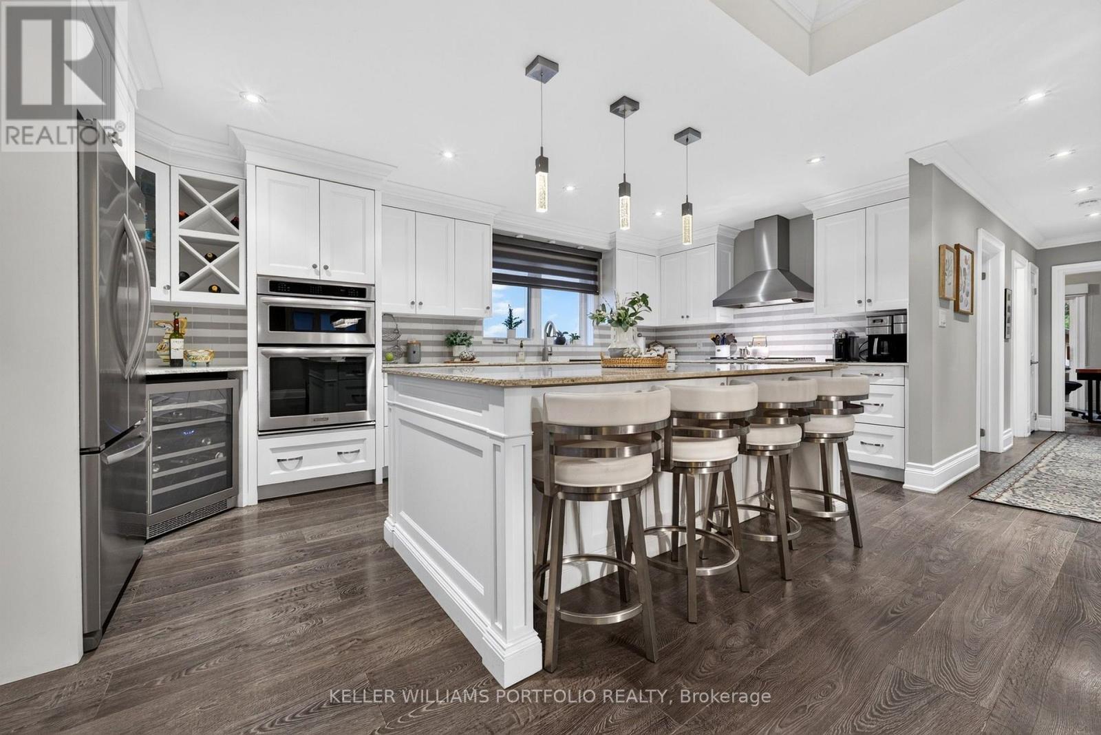 5 NORTHAMPTON DRIVE, Toronto, Ontario
