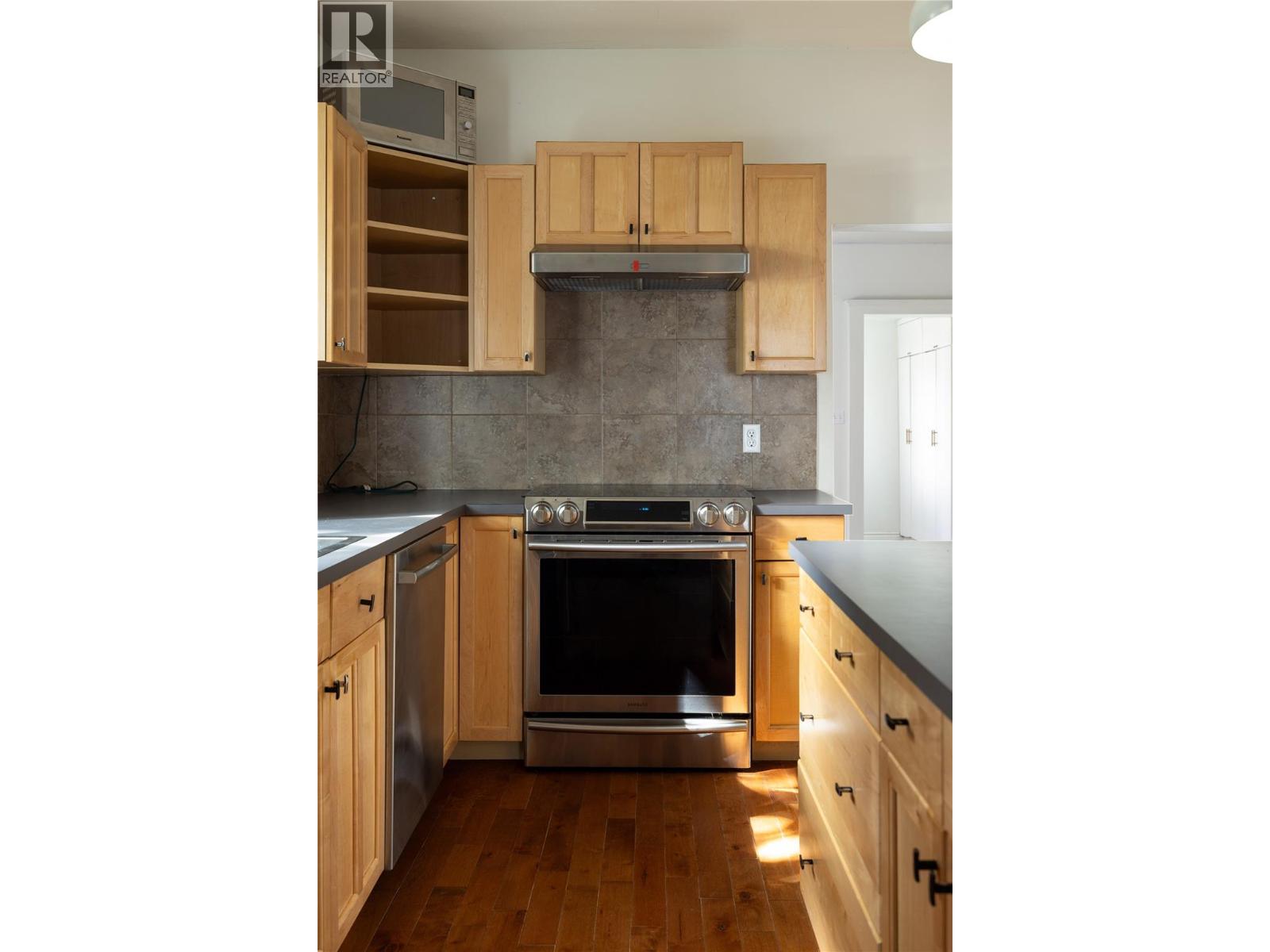 1409 Ethel Street, Kelowna, British Columbia  V1Y 2X5 - Photo 7 - 10400231
