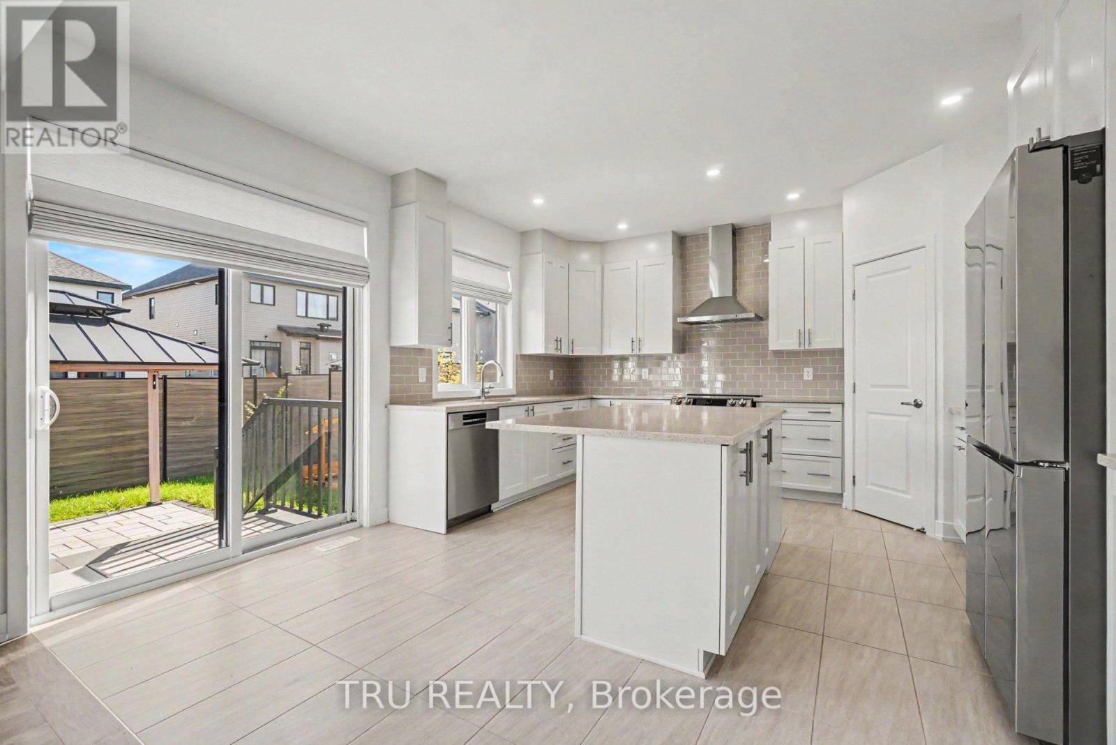 306 Chamomile Way, Ottawa, Ontario  K1T 0X1 - Photo 15 - X13800064