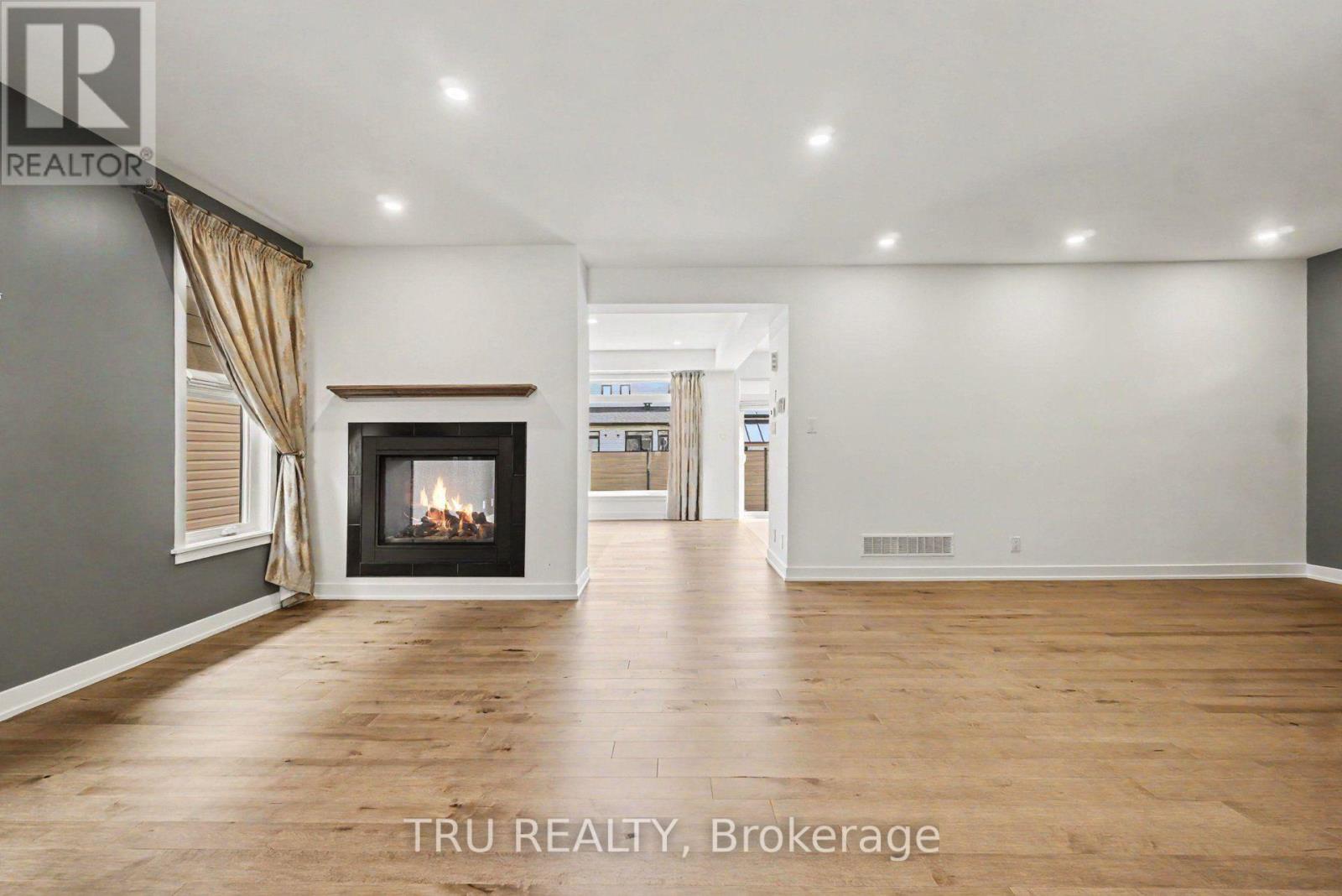 306 Chamomile Way, Ottawa, Ontario  K1T 0X1 - Photo 9 - X13800064