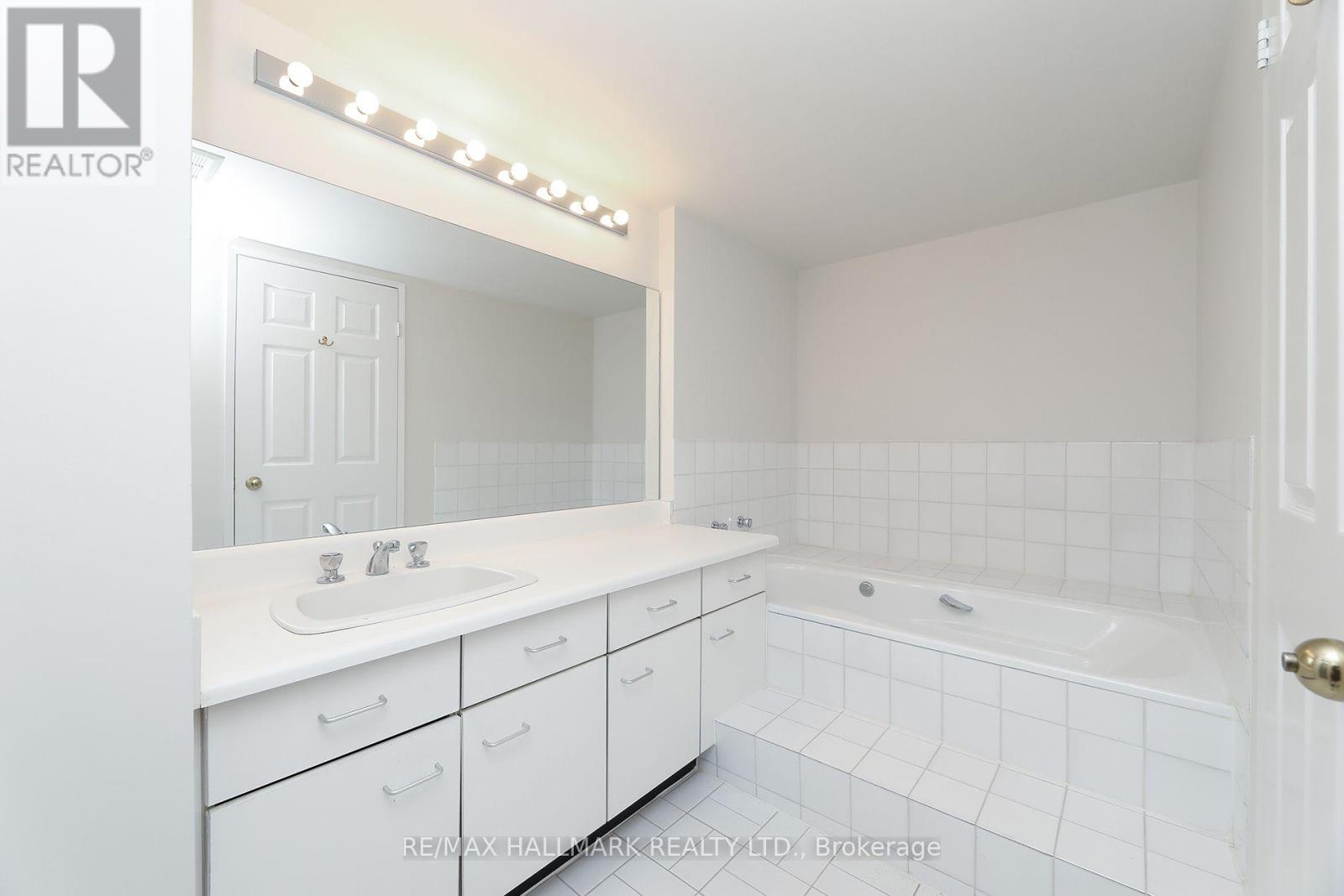 1704 - 10 Kenneth Avenue, Toronto (Willowdale East), Ontario  M2N 6K6 - Photo 28 - C13800062
