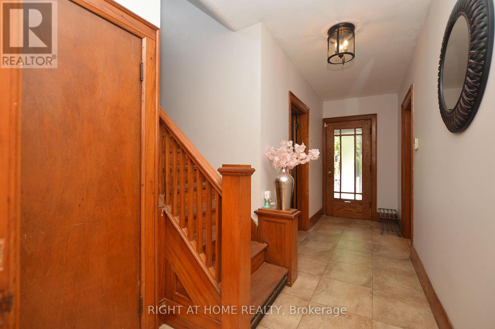 407 King Street E, Oshawa (Central), Ontario  L1H 1E3 - Photo 13 - E13800024