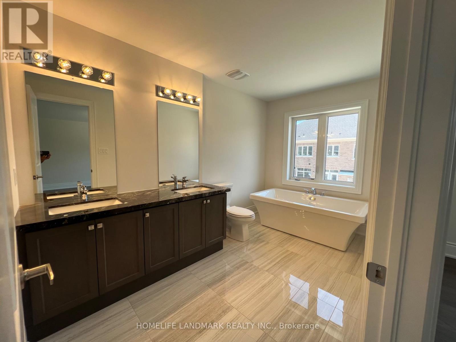 155 Silk Twist Drive, East Gwillimbury (Holland Landing), Ontario  L9N 1E2 - Photo 13 - N13800054
