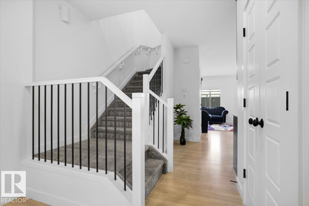 974 Daniels Lo SW, Edmonton, Alberta  T6W 4Y4 - Photo 2 - E4509233