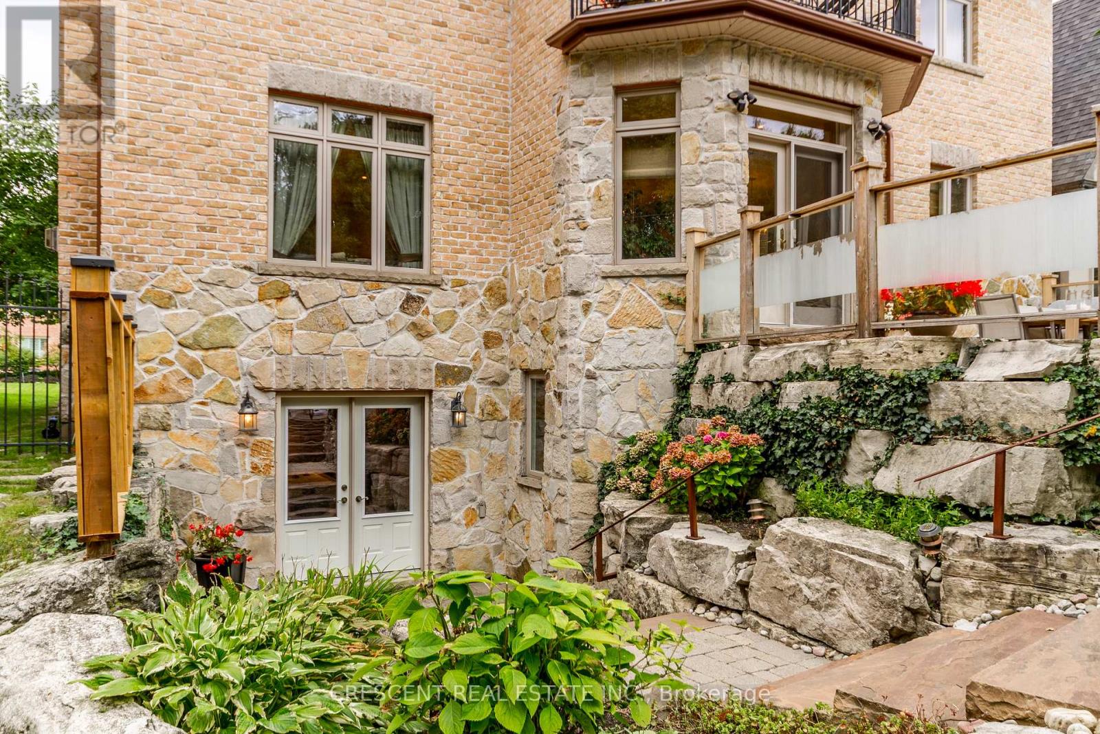 17 Agar Crescent, Toronto, Ontario  M9B 5A4 - Photo 45 - W13799976