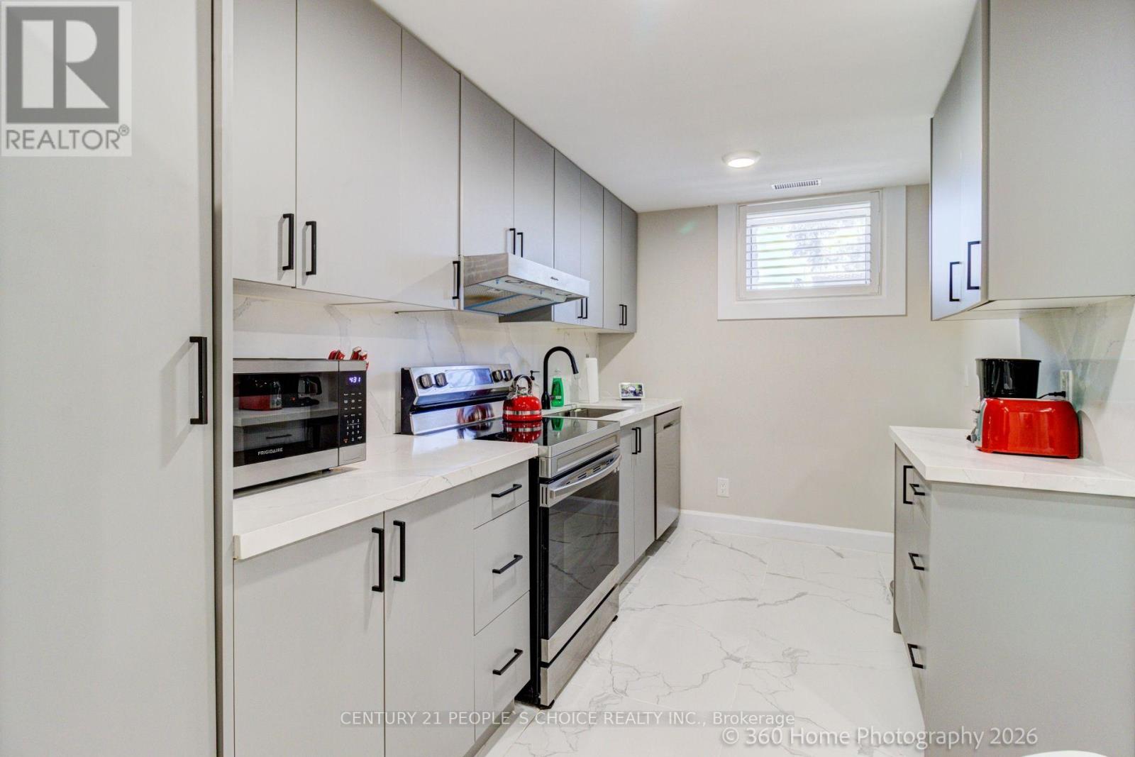 Upper - 37 Bentworth Avenue, Toronto, Ontario  M6A 1P1 - Photo 33 - W13799988