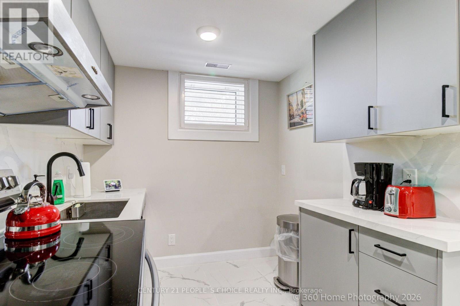 Upper - 37 Bentworth Avenue, Toronto, Ontario  M6A 1P1 - Photo 34 - W13799988