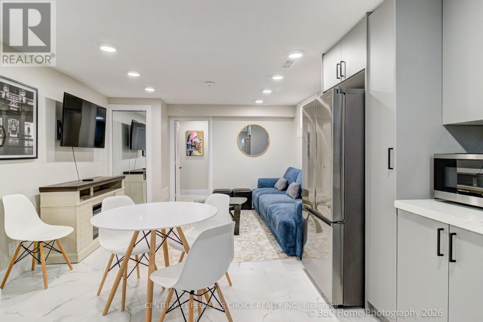 Upper - 37 Bentworth Avenue, Toronto, Ontario  M6A 1P1 - Photo 36 - W13799988