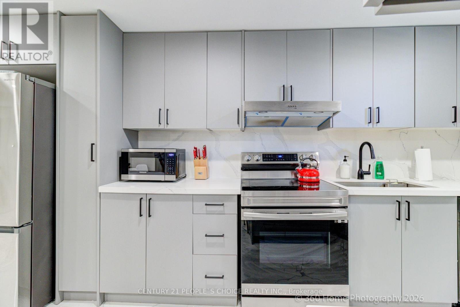 Upper - 37 Bentworth Avenue, Toronto, Ontario  M6A 1P1 - Photo 38 - W13799988