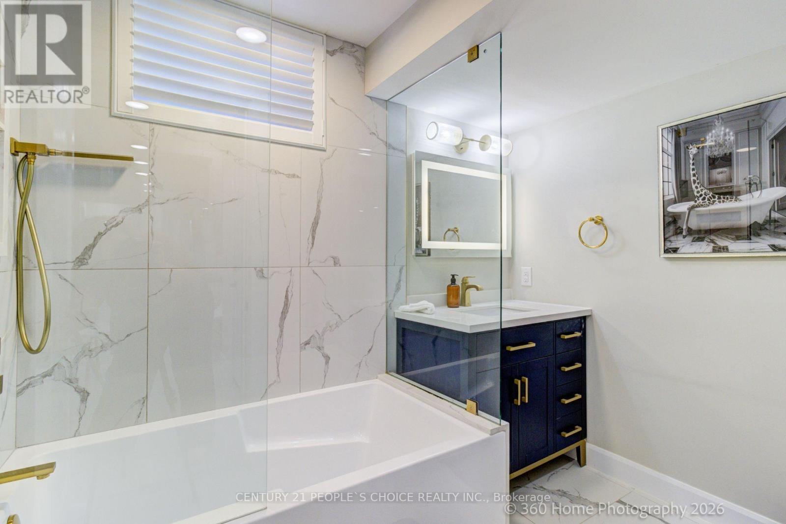 Upper - 37 Bentworth Avenue, Toronto, Ontario  M6A 1P1 - Photo 39 - W13799988