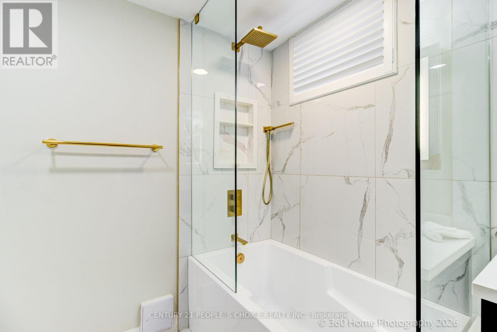 Upper - 37 Bentworth Avenue, Toronto, Ontario  M6A 1P1 - Photo 40 - W13799988