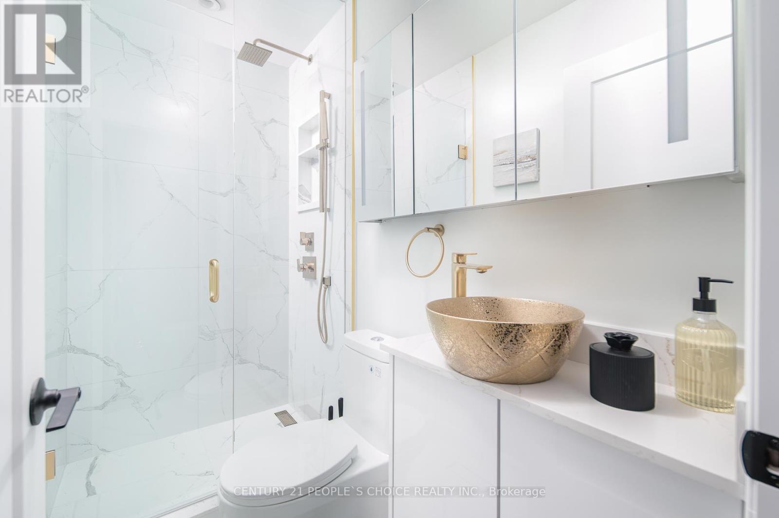 Upper - 37 Bentworth Avenue, Toronto, Ontario  M6A 1P1 - Photo 17 - W13800018