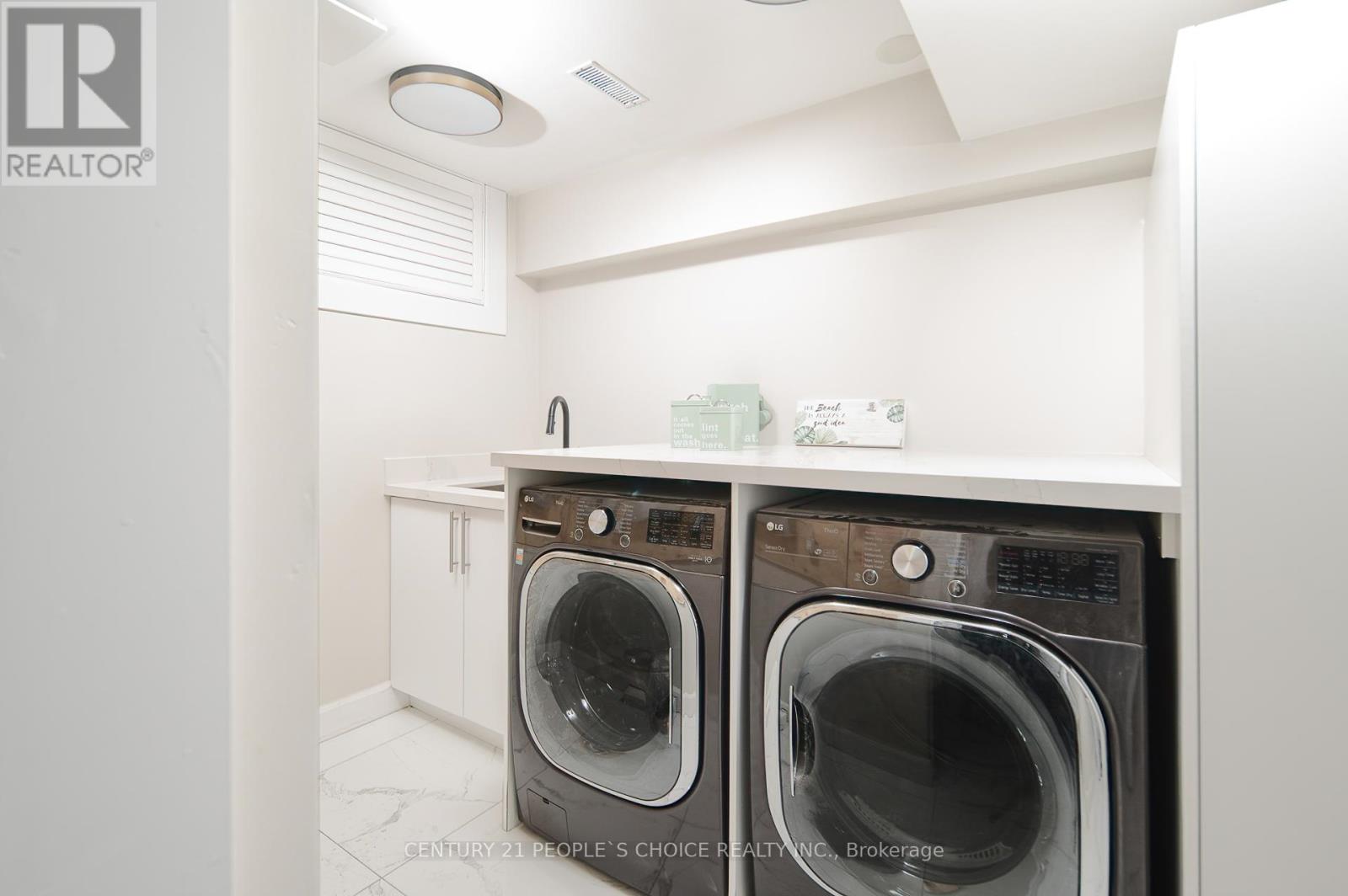 Upper - 37 Bentworth Avenue, Toronto, Ontario  M6A 1P1 - Photo 19 - W13800018